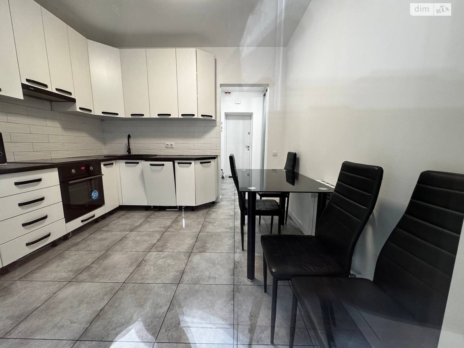 однокомнатная квартира в Ровно, район Центр, на ул. Саймона Смита 10 в аренду на долгий срок помесячно фото 1