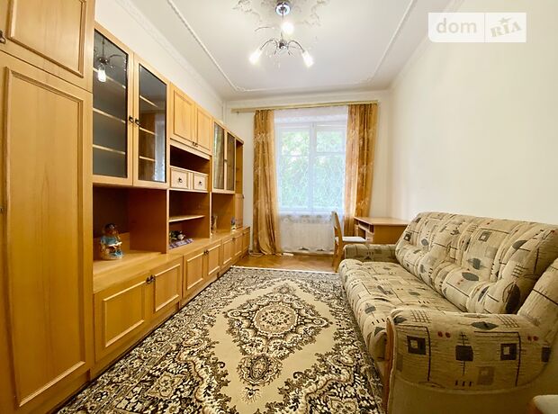 трехкомнатная квартира в Ровно, район Центр, на ул. Соборная в аренду на долгий срок помесячно фото 1 трехкомнатная квартира в Ровно, район Центр, на ул. Соборная в аренду на долгий срок помесячно фото 1