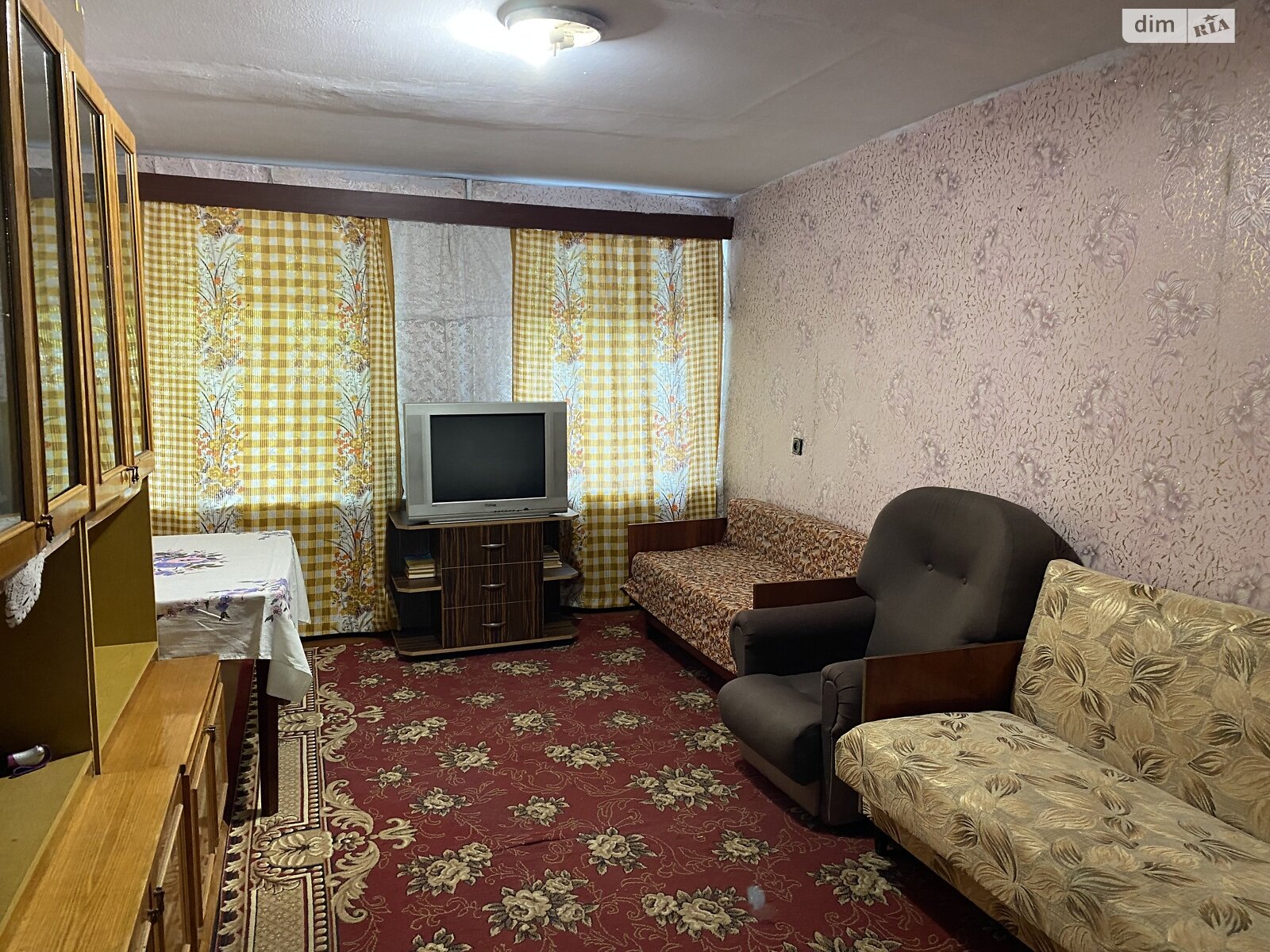 трехкомнатная квартира в Ровно, район Центр, на ул. Соборная 26 в аренду на долгий срок помесячно фото 1 трехкомнатная квартира в Ровно, район Центр, на ул. Соборная 26 в аренду на долгий срок помесячно фото 1