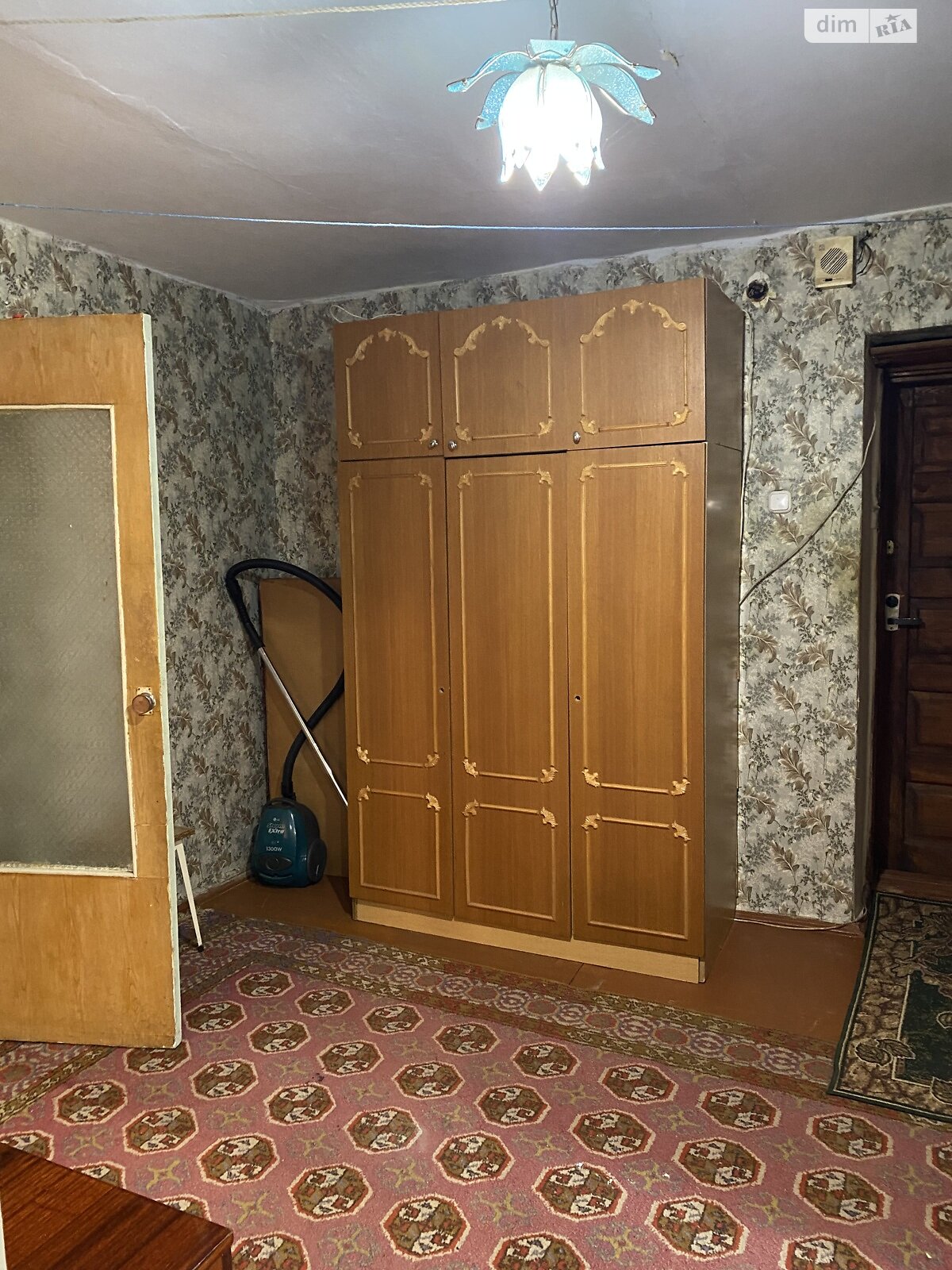 трехкомнатная квартира в Ровно, район Центр, на ул. Соборная 26 в аренду на долгий срок помесячно фото 1 трехкомнатная квартира в Ровно, район Центр, на ул. Соборная 26 в аренду на долгий срок помесячно фото 1