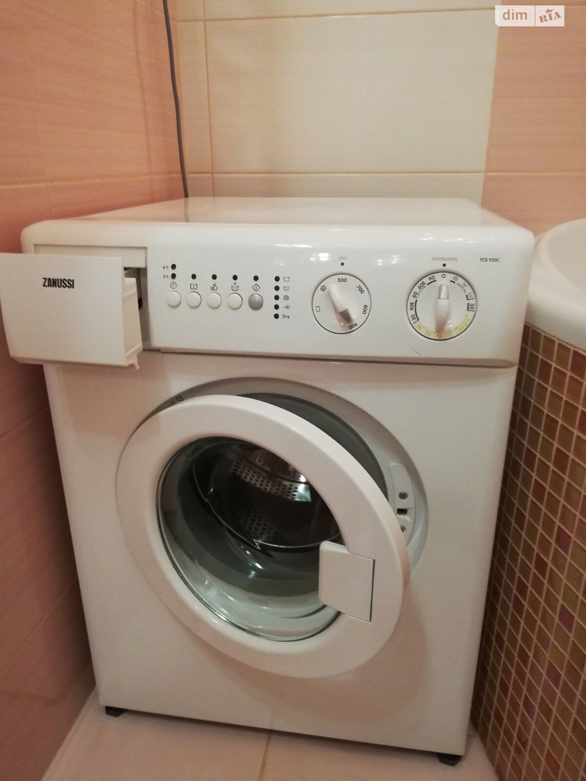 однокімнатна квартира в Рівному, район Центр, на вул. Соборна 1 в довготривалу оренду помісячно фото 1 однокімнатна квартира в Рівному, район Центр, на вул. Соборна 1 в довготривалу оренду помісячно фото 1