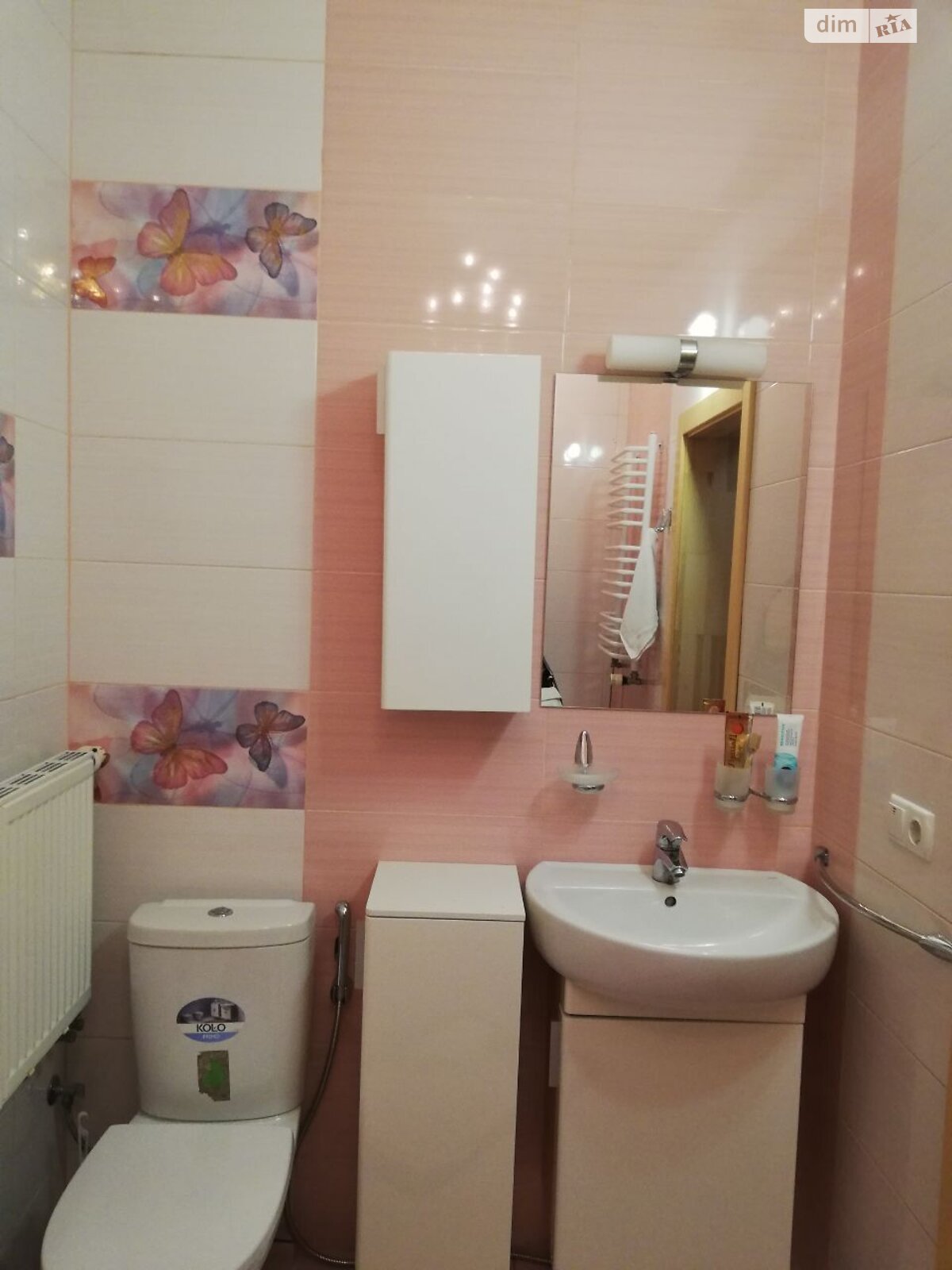 однокімнатна квартира в Рівному, район Центр, на вул. Соборна 1 в довготривалу оренду помісячно фото 1 однокімнатна квартира в Рівному, район Центр, на вул. Соборна 1 в довготривалу оренду помісячно фото 1