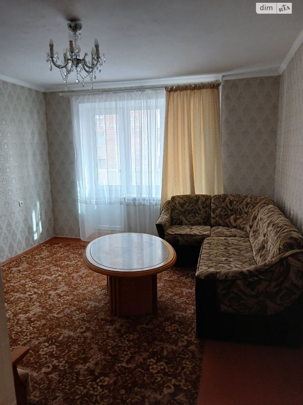 трехкомнатная квартира в Ровно, район Центр, на ул. Соборная 36 в аренду на долгий срок помесячно фото 1