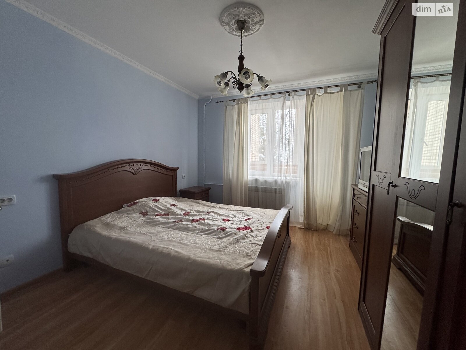 двухкомнатная квартира в Ровно, район Центр, на ул. Соборная 13 в аренду на долгий срок помесячно фото 1