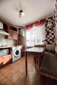 двухкомнатная квартира в Ровно, район Центр, на ул. Степана Бандеры 46 в аренду на долгий срок помесячно фото 2
