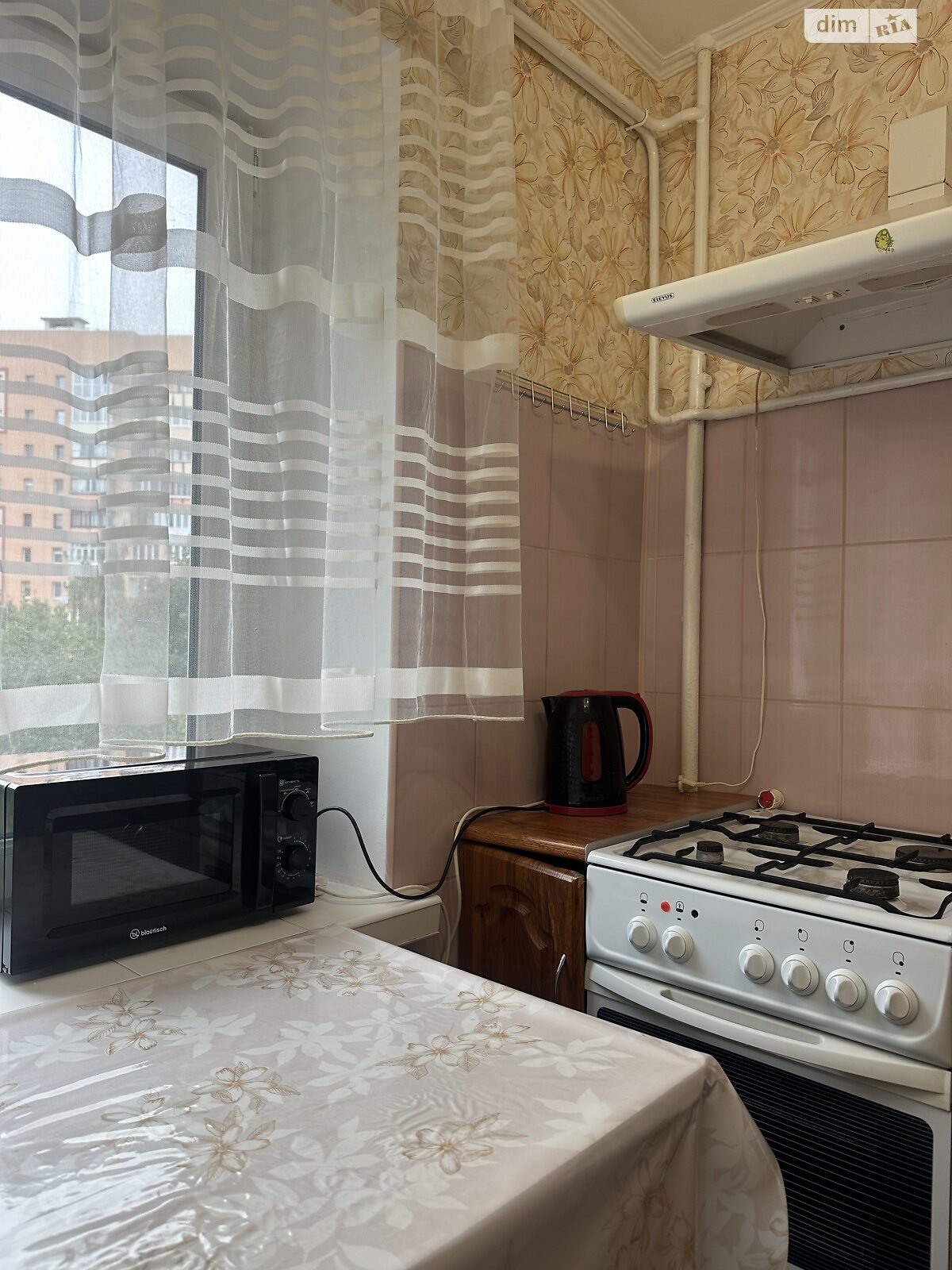 однокомнатная квартира в Ровно, район Центр, на ул. Степана Бандеры в аренду на долгий срок помесячно фото 1