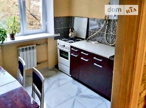 двухкомнатная квартира в Ровно, район Центр, на Проспект Миру 2, в аренду на долгий срок помесячно фото 1 двухкомнатная квартира в Ровно, район Центр, на Проспект Миру 2, в аренду на долгий срок помесячно фото 1