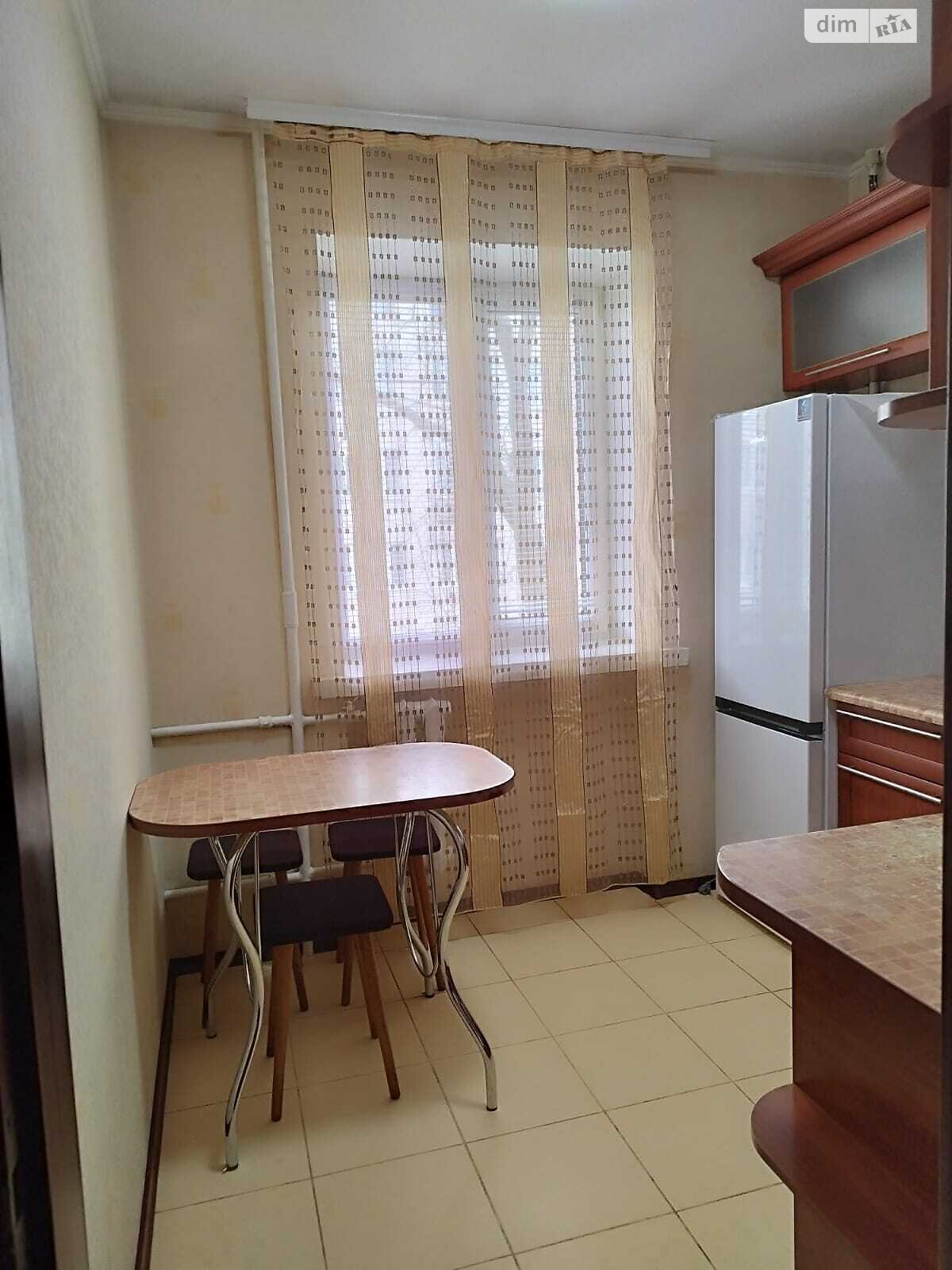 двухкомнатная квартира в Ровно, район Центр, на ул. Петлюры Симона 40 в аренду на долгий срок помесячно фото 1