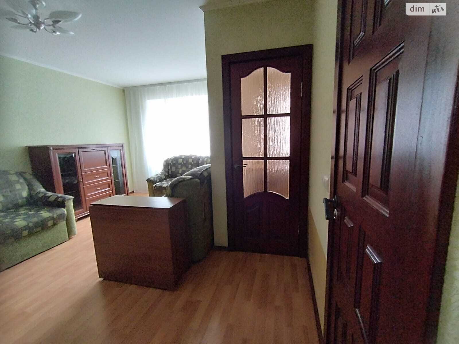 двухкомнатная квартира в Ровно, район Центр, на ул. Петлюры Симона 40 в аренду на долгий срок помесячно фото 1