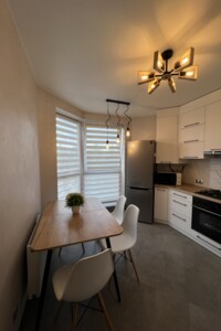 двокімнатна квартира в Рівному, район Південний, на вул. Чорновола В’ячеслава 91І, кв. 33 в довготривалу оренду помісячно фото 2 двокімнатна квартира в Рівному, район Південний, на вул. Чорновола В’ячеслава 91І, кв. 33 в довготривалу оренду помісячно фото 2