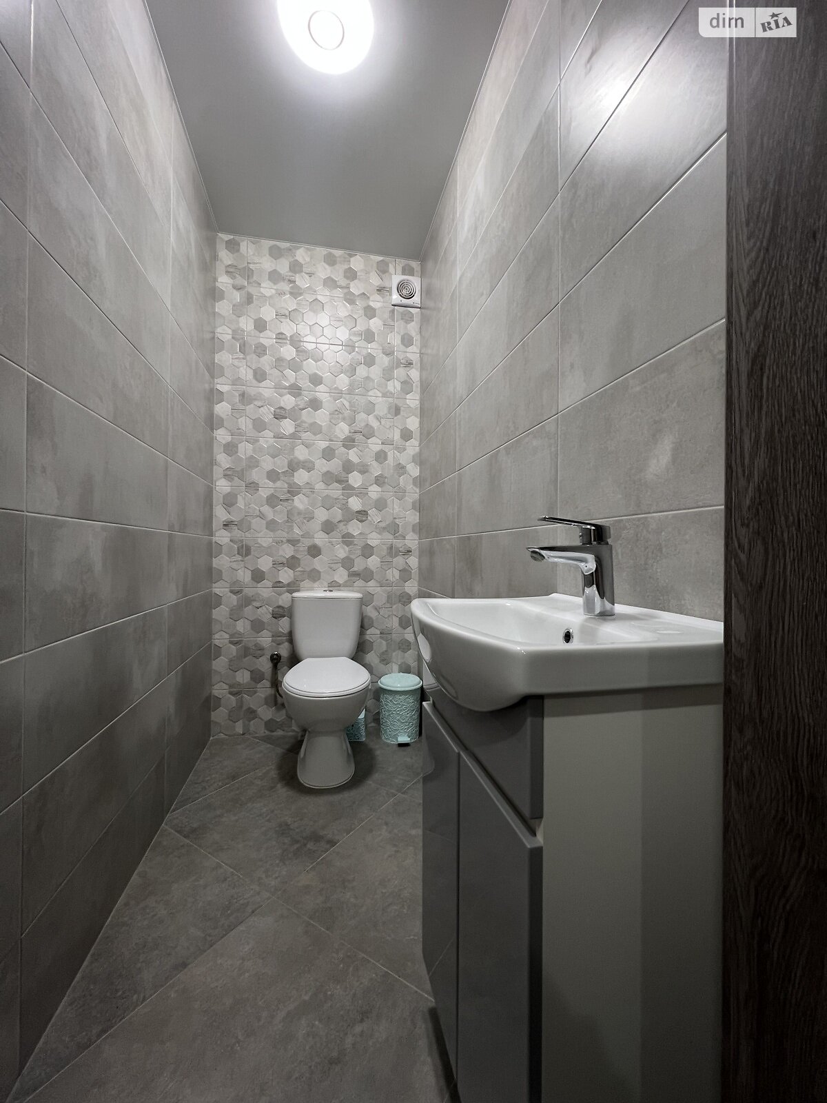 двокімнатна квартира в Рівному, район Південний, на вул. Чорновола В’ячеслава 91І, кв. 33 в довготривалу оренду помісячно фото 1 двокімнатна квартира в Рівному, район Південний, на вул. Чорновола В’ячеслава 91І, кв. 33 в довготривалу оренду помісячно фото 1