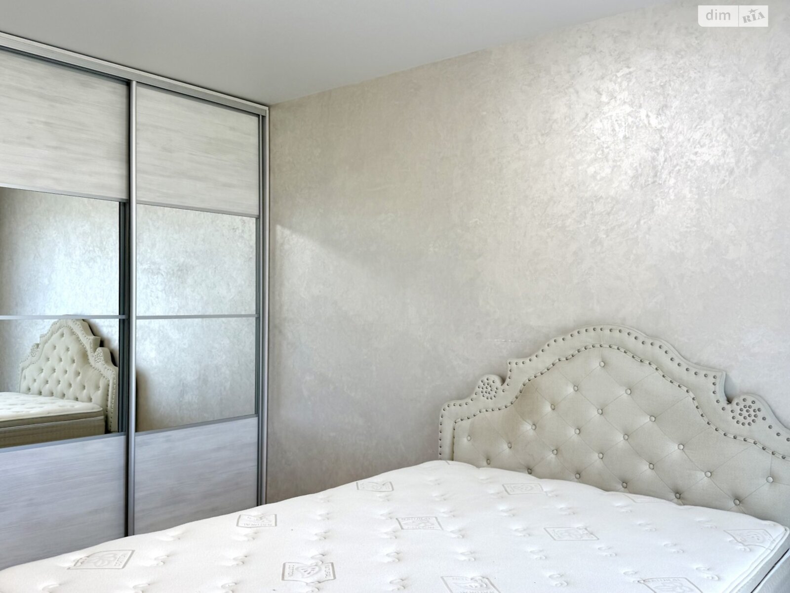 трехкомнатная квартира в Ровно, район Южный, на ул. Черновола Вячеслава 91Ф, кв. 31 в аренду на долгий срок помесячно фото 1 трехкомнатная квартира в Ровно, район Южный, на ул. Черновола Вячеслава 91Ф, кв. 31 в аренду на долгий срок помесячно фото 1