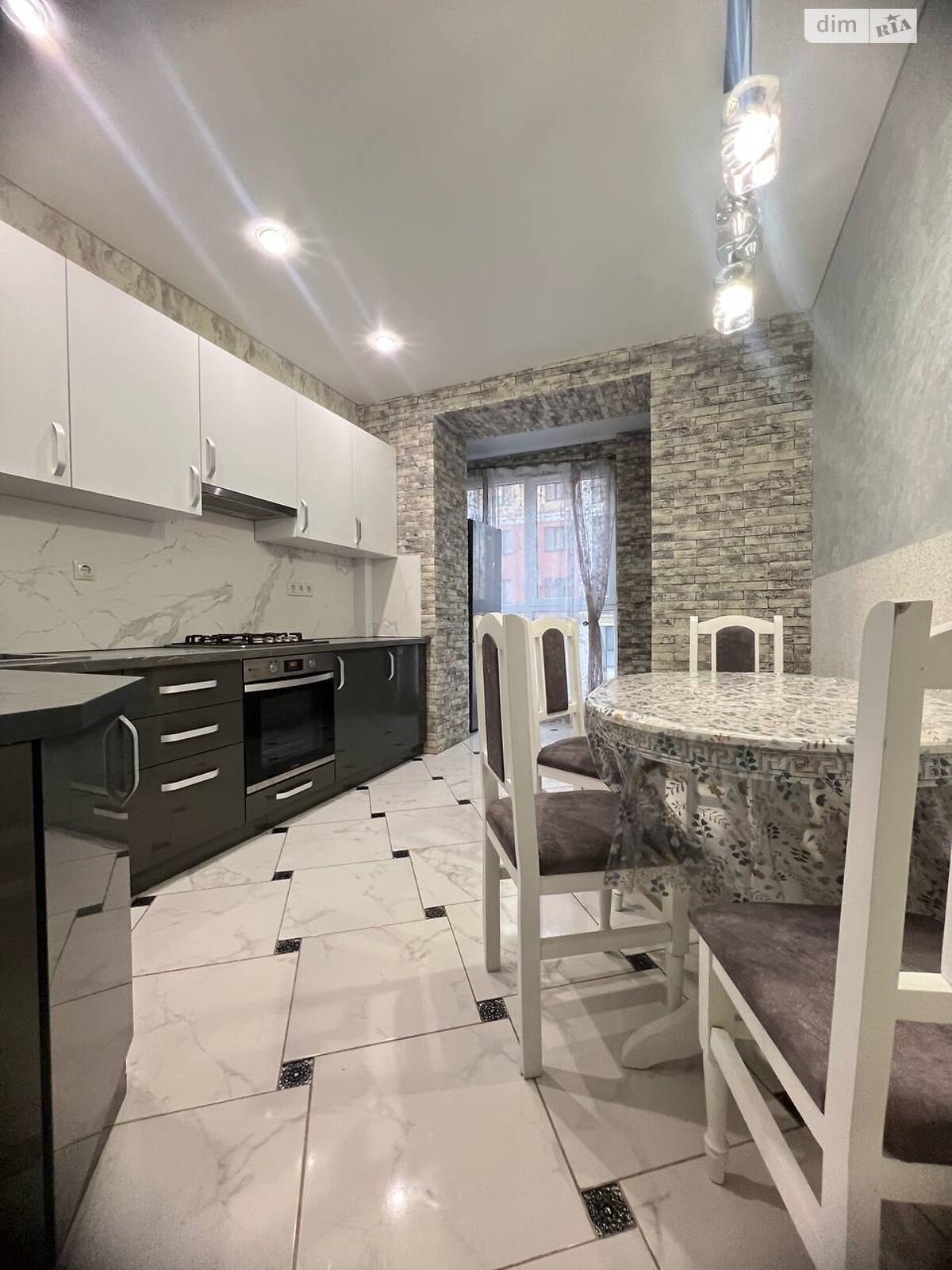 двокімнатна квартира в Рівному, район Південний, на вул. Чорновола В’ячеслава 91У в довготривалу оренду помісячно фото 1 двокімнатна квартира в Рівному, район Південний, на вул. Чорновола В’ячеслава 91У в довготривалу оренду помісячно фото 1