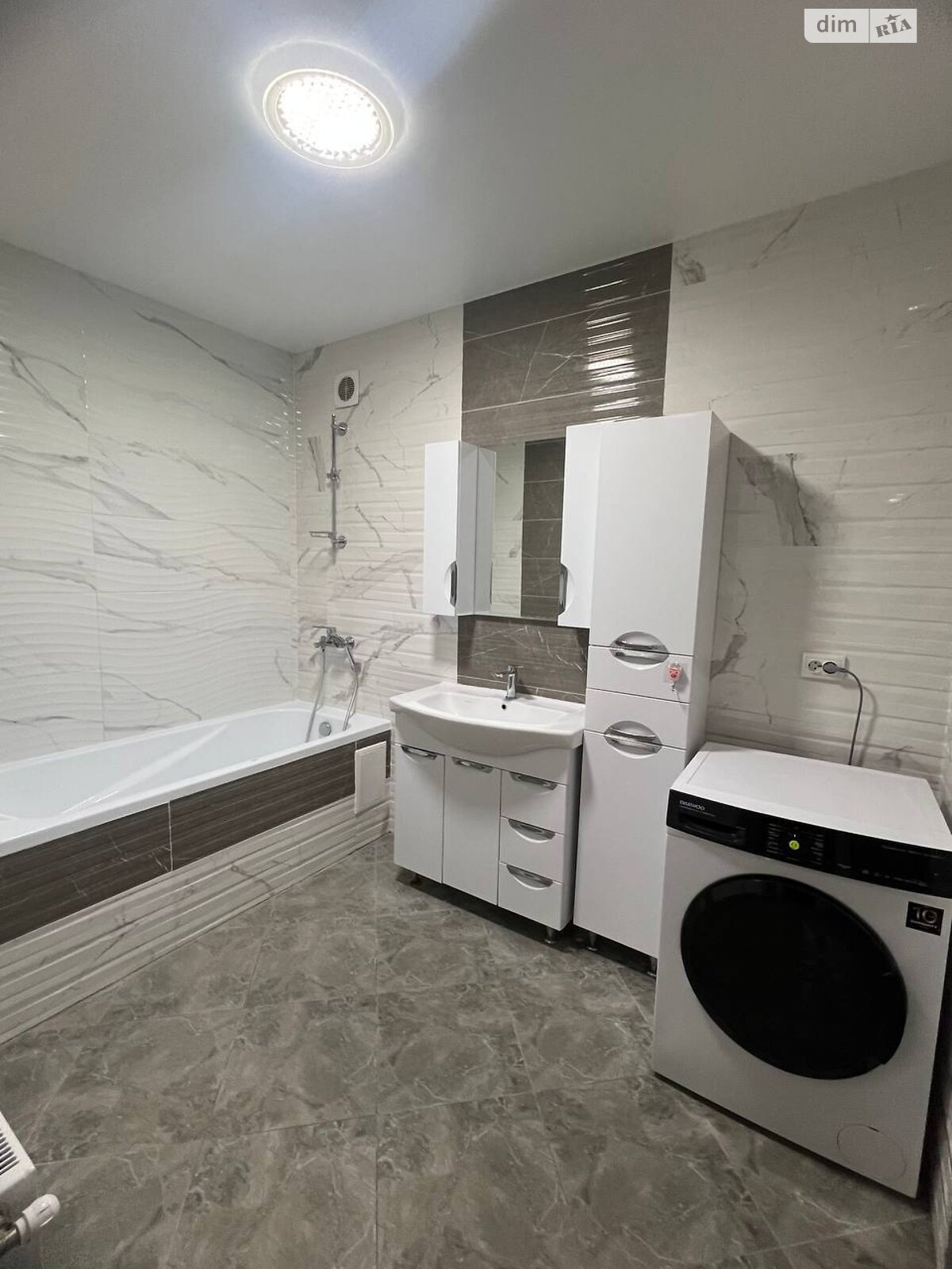 двокімнатна квартира в Рівному, район Південний, на вул. Чорновола В’ячеслава 91У в довготривалу оренду помісячно фото 1 двокімнатна квартира в Рівному, район Південний, на вул. Чорновола В’ячеслава 91У в довготривалу оренду помісячно фото 1