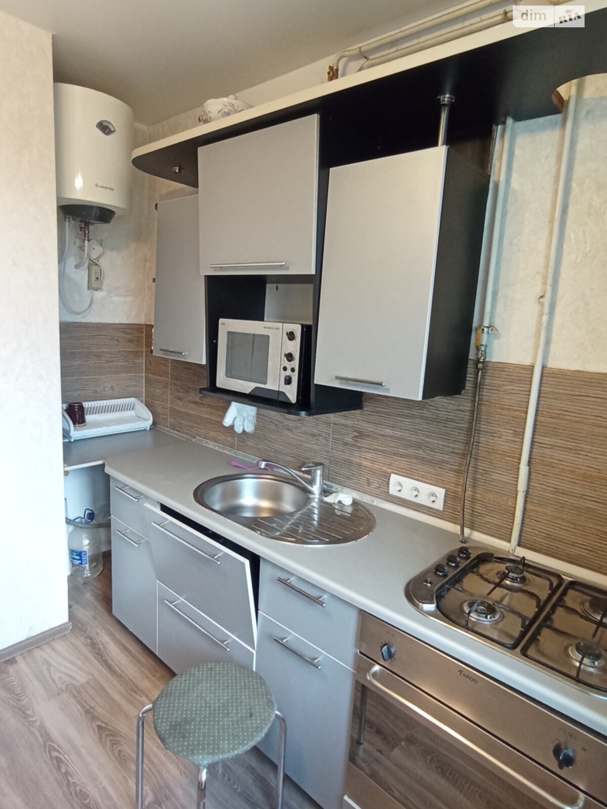 однокомнатная квартира в Ровно, район Южный, на ул. Крушельницкой Соломии в аренду на долгий срок помесячно фото 1 однокомнатная квартира в Ровно, район Южный, на ул. Крушельницкой Соломии в аренду на долгий срок помесячно фото 1