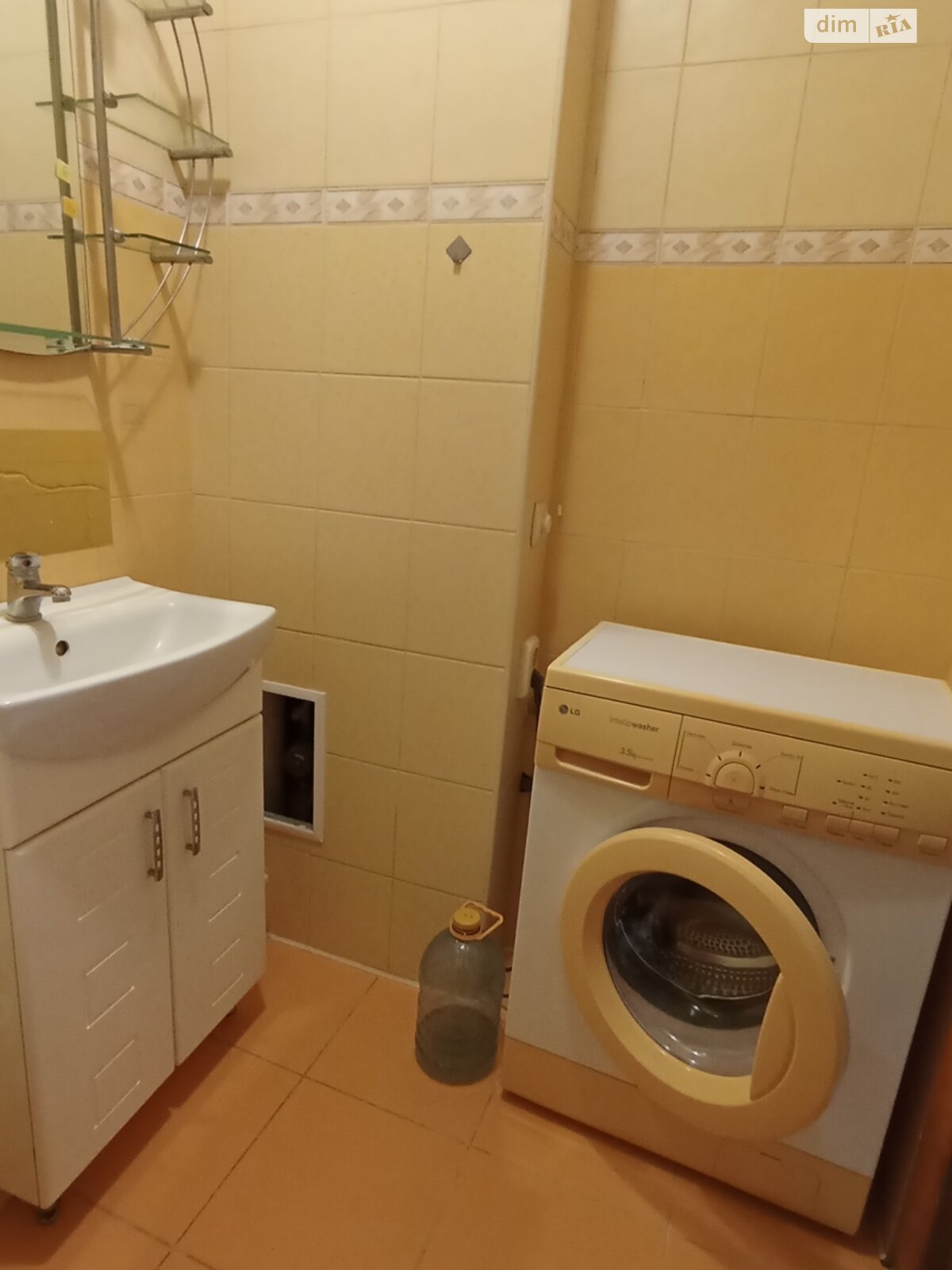 однокомнатная квартира в Ровно, район Южный, на ул. Крушельницкой Соломии в аренду на долгий срок помесячно фото 1 однокомнатная квартира в Ровно, район Южный, на ул. Крушельницкой Соломии в аренду на долгий срок помесячно фото 1