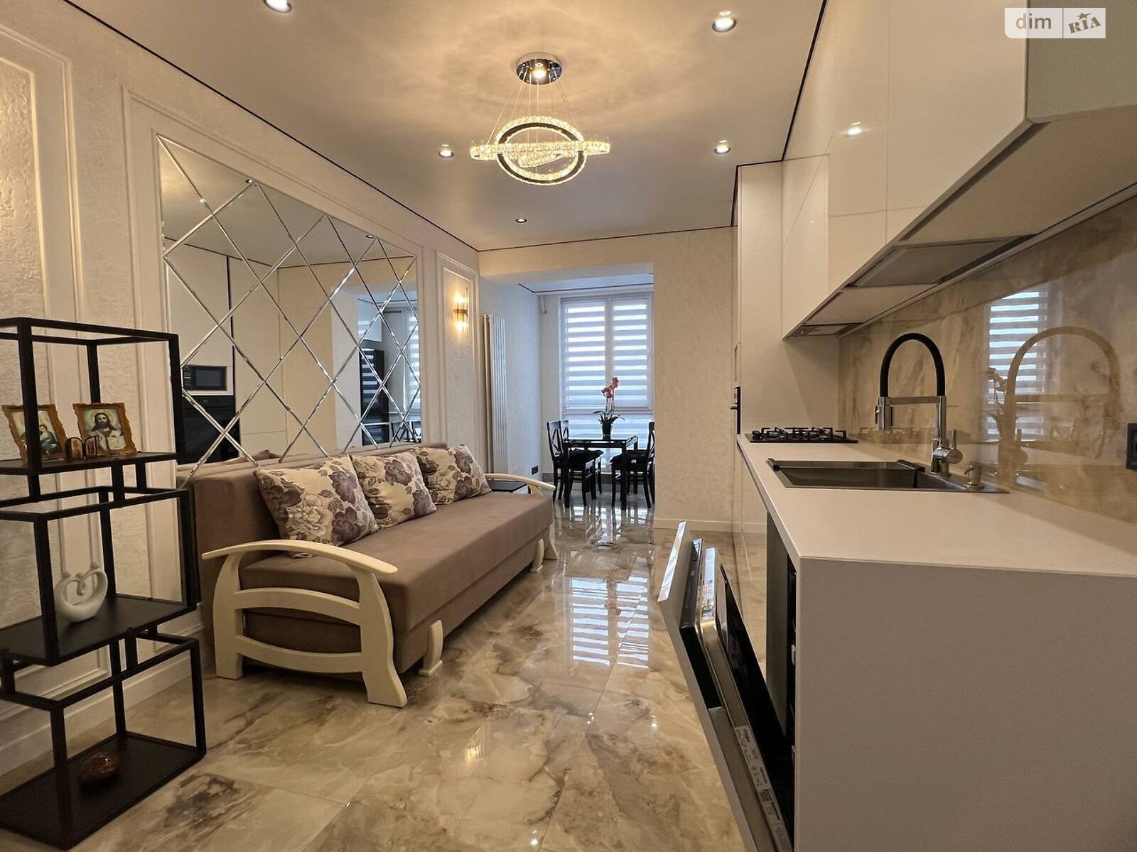 однокімнатна квартира в Рівному, район Щасливе, на вул. Студентська в довготривалу оренду помісячно фото 1 однокімнатна квартира в Рівному, район Щасливе, на вул. Студентська в довготривалу оренду помісячно фото 1