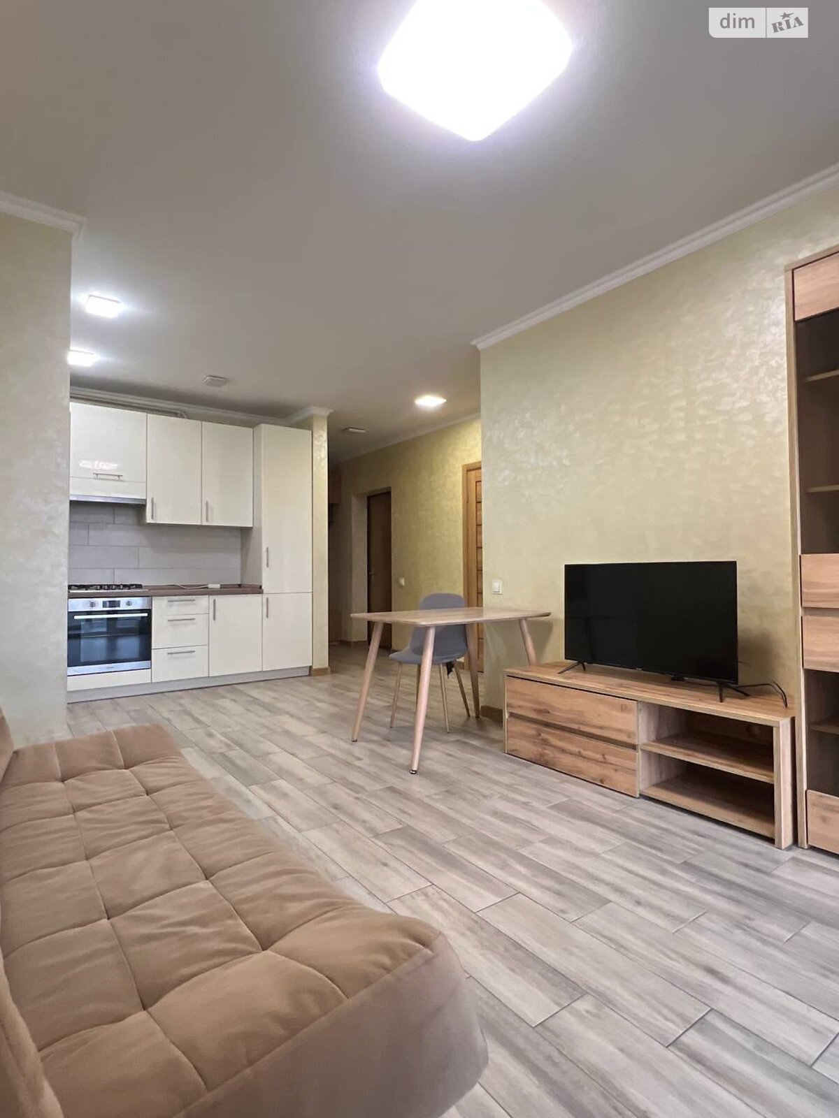 двокімнатна квартира в Рівному, район Південний, на вул. Студентська в довготривалу оренду помісячно фото 1 двокімнатна квартира в Рівному, район Південний, на вул. Студентська в довготривалу оренду помісячно фото 1