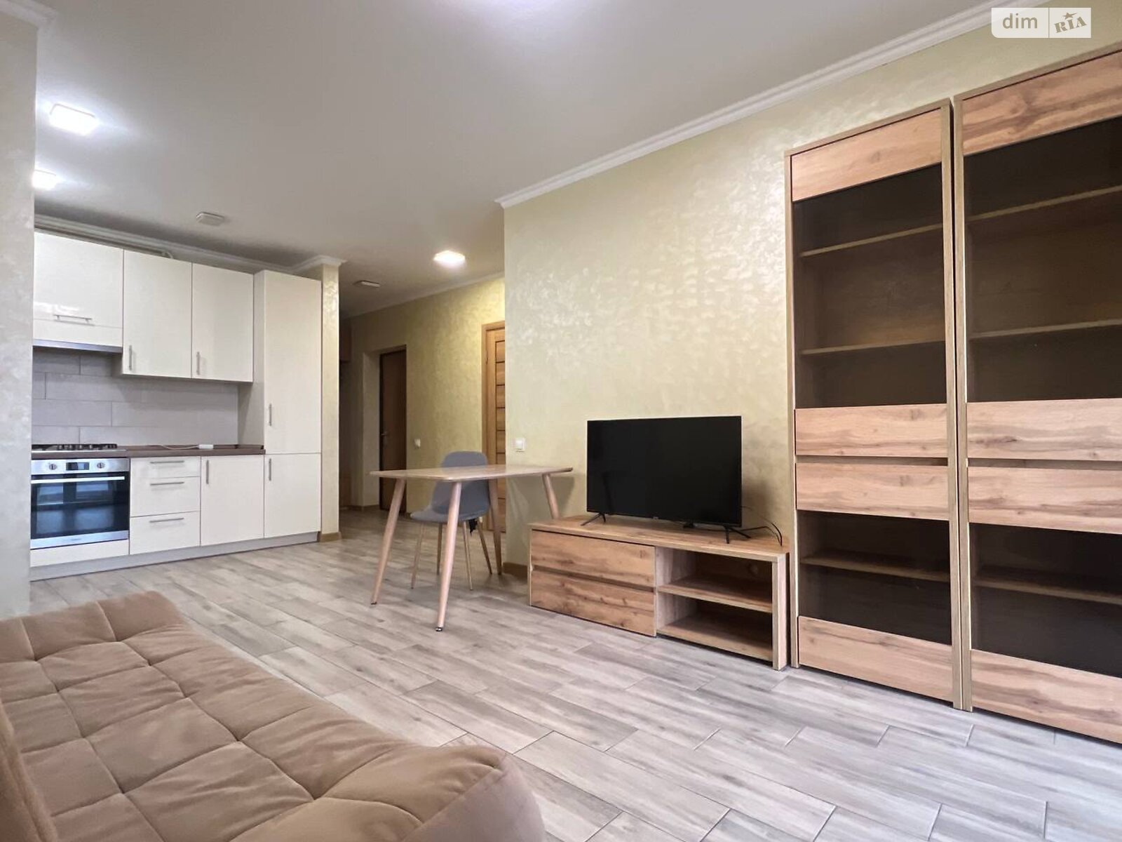 двокімнатна квартира в Рівному, район Південний, на вул. Студентська в довготривалу оренду помісячно фото 1 двокімнатна квартира в Рівному, район Південний, на вул. Студентська в довготривалу оренду помісячно фото 1