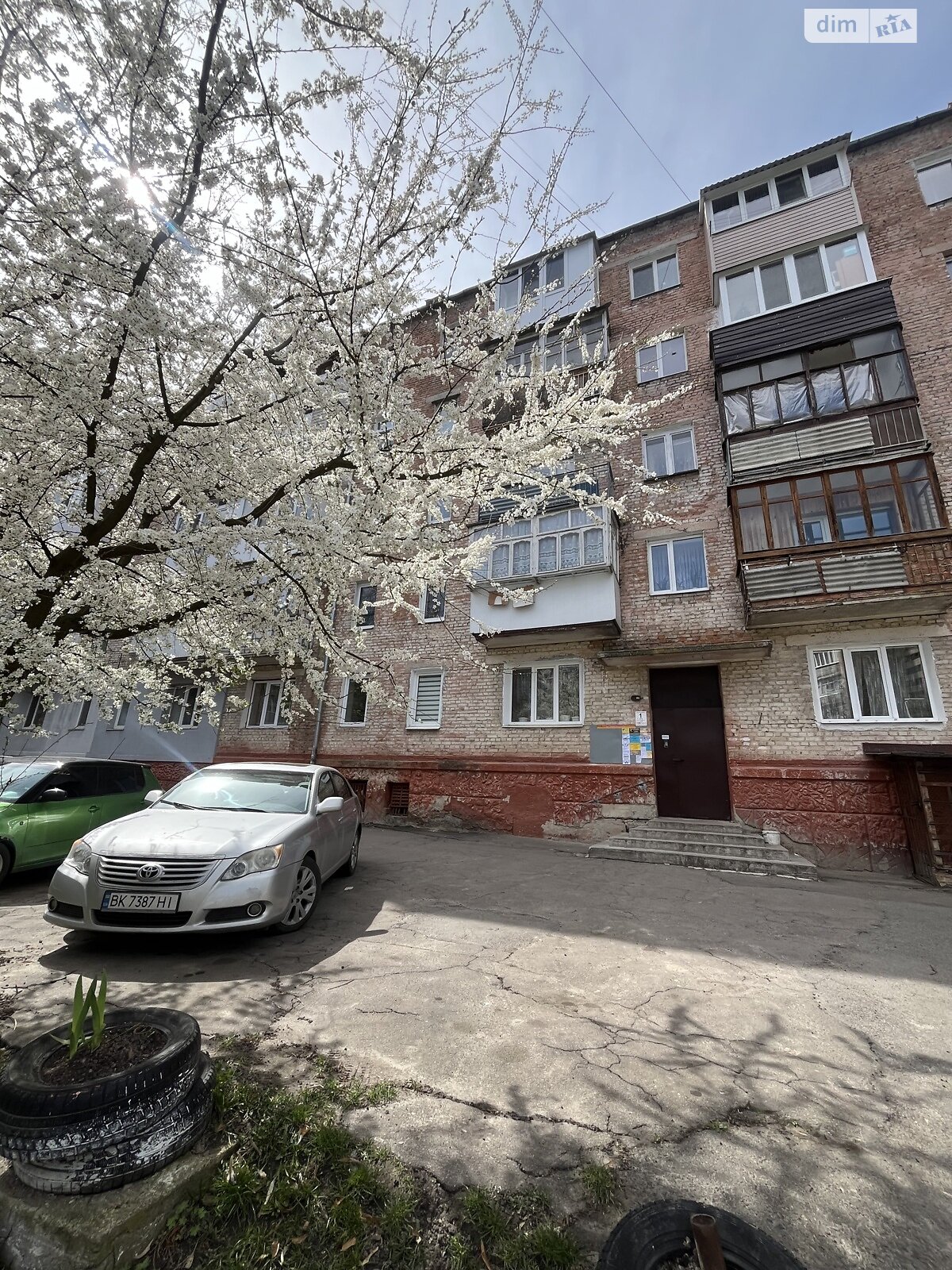 однокомнатная квартира в Ровно, район Ювилейный, на ул. Князя Острожского 8, кв. 9 в аренду на долгий срок помесячно фото 1 однокомнатная квартира в Ровно, район Ювилейный, на ул. Князя Острожского 8, кв. 9 в аренду на долгий срок помесячно фото 1