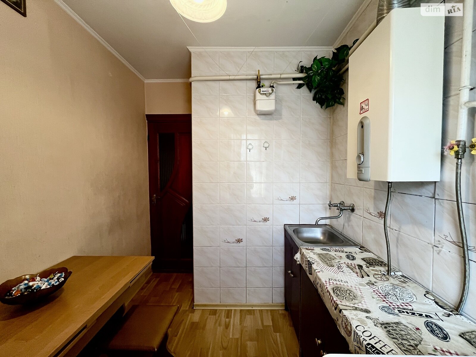 однокомнатная квартира в Ровно, район Ювилейный, на ул. Князя Острожского 8, кв. 9 в аренду на долгий срок помесячно фото 1 однокомнатная квартира в Ровно, район Ювилейный, на ул. Князя Острожского 8, кв. 9 в аренду на долгий срок помесячно фото 1