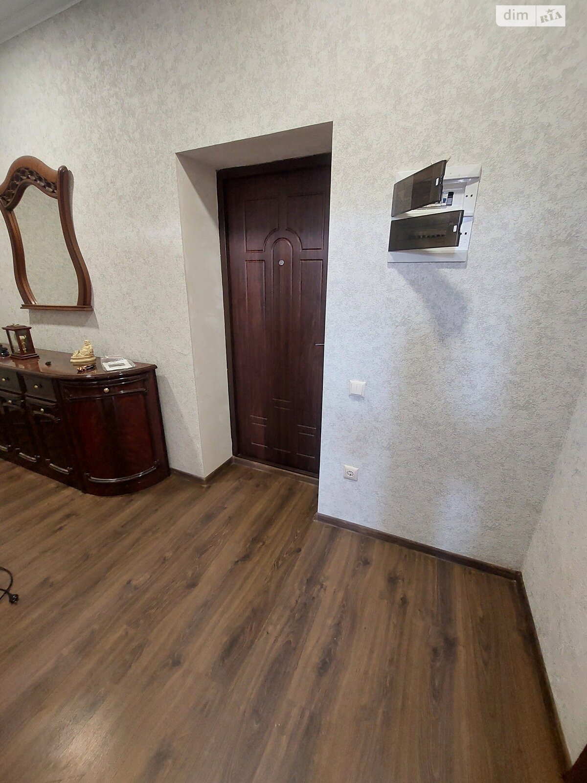 однокімнатна квартира з ремонтом в Рівному, район Ювілейний, на вул. Назара Небожинського 42 в довготривалу оренду помісячно фото 1 однокімнатна квартира з ремонтом в Рівному, район Ювілейний, на вул. Назара Небожинського 42 в довготривалу оренду помісячно фото 1