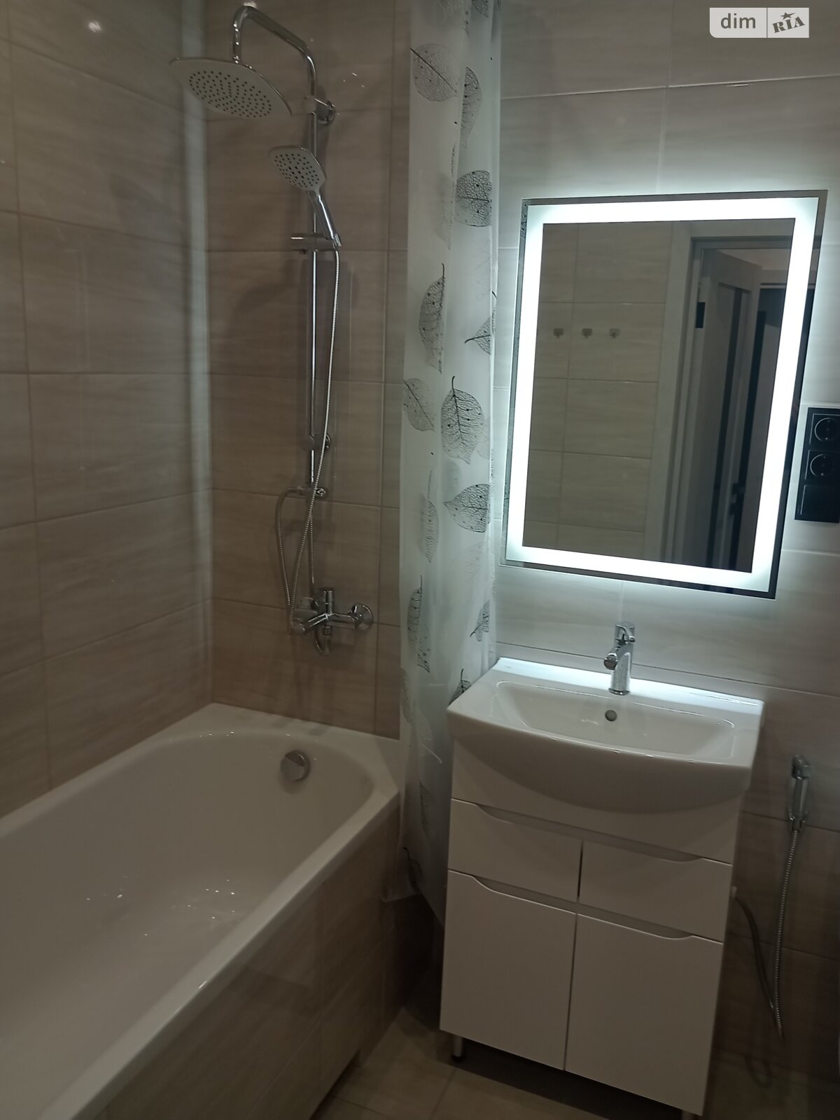 однокомнатная квартира в Ровно, район Ювилейный, на ул. Соборная 289А в аренду на долгий срок помесячно фото 1