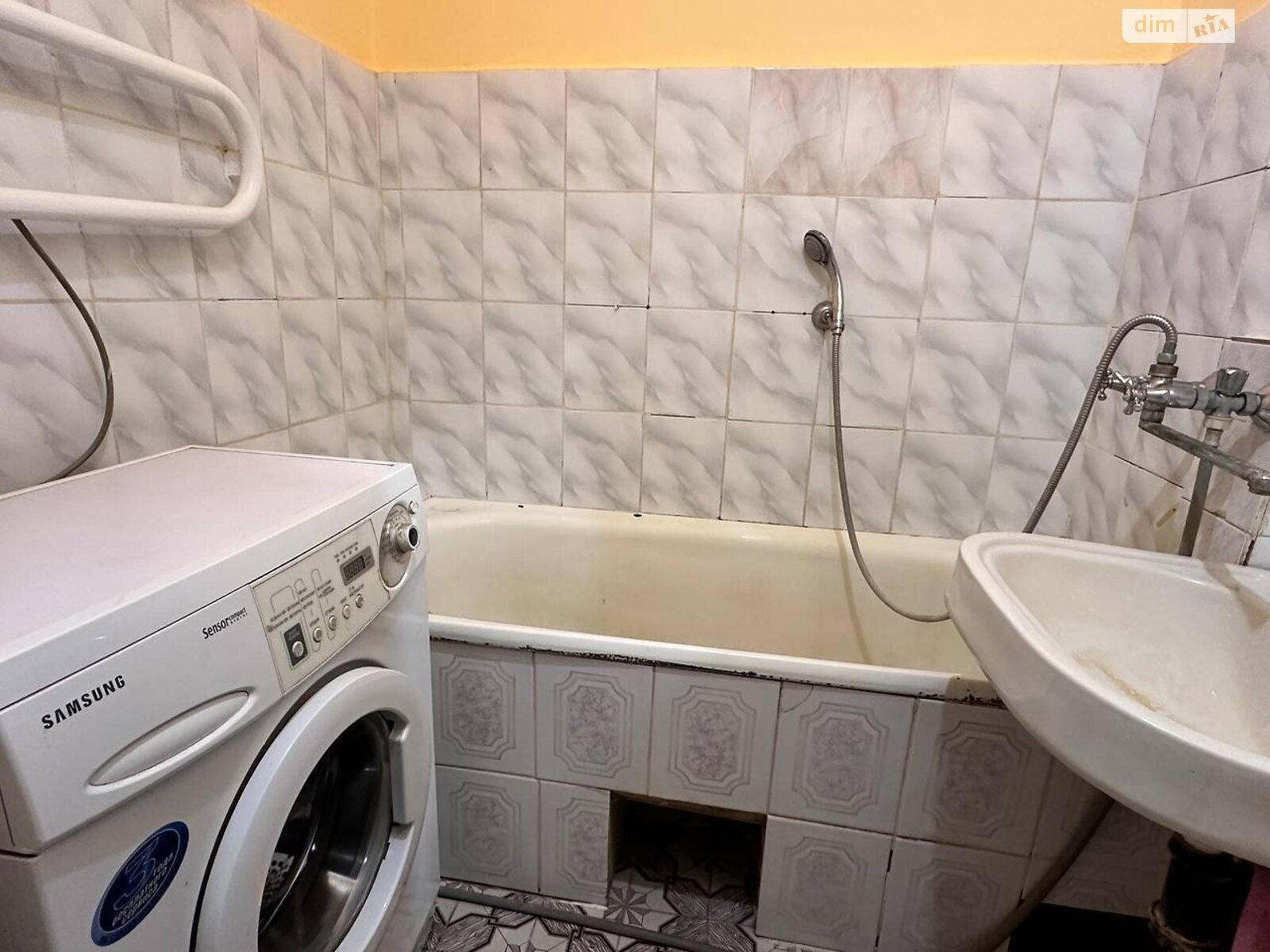 однокомнатная квартира в Ровно, район Ювилейный, на ул. Соборная в аренду на долгий срок помесячно фото 1 однокомнатная квартира в Ровно, район Ювилейный, на ул. Соборная в аренду на долгий срок помесячно фото 1