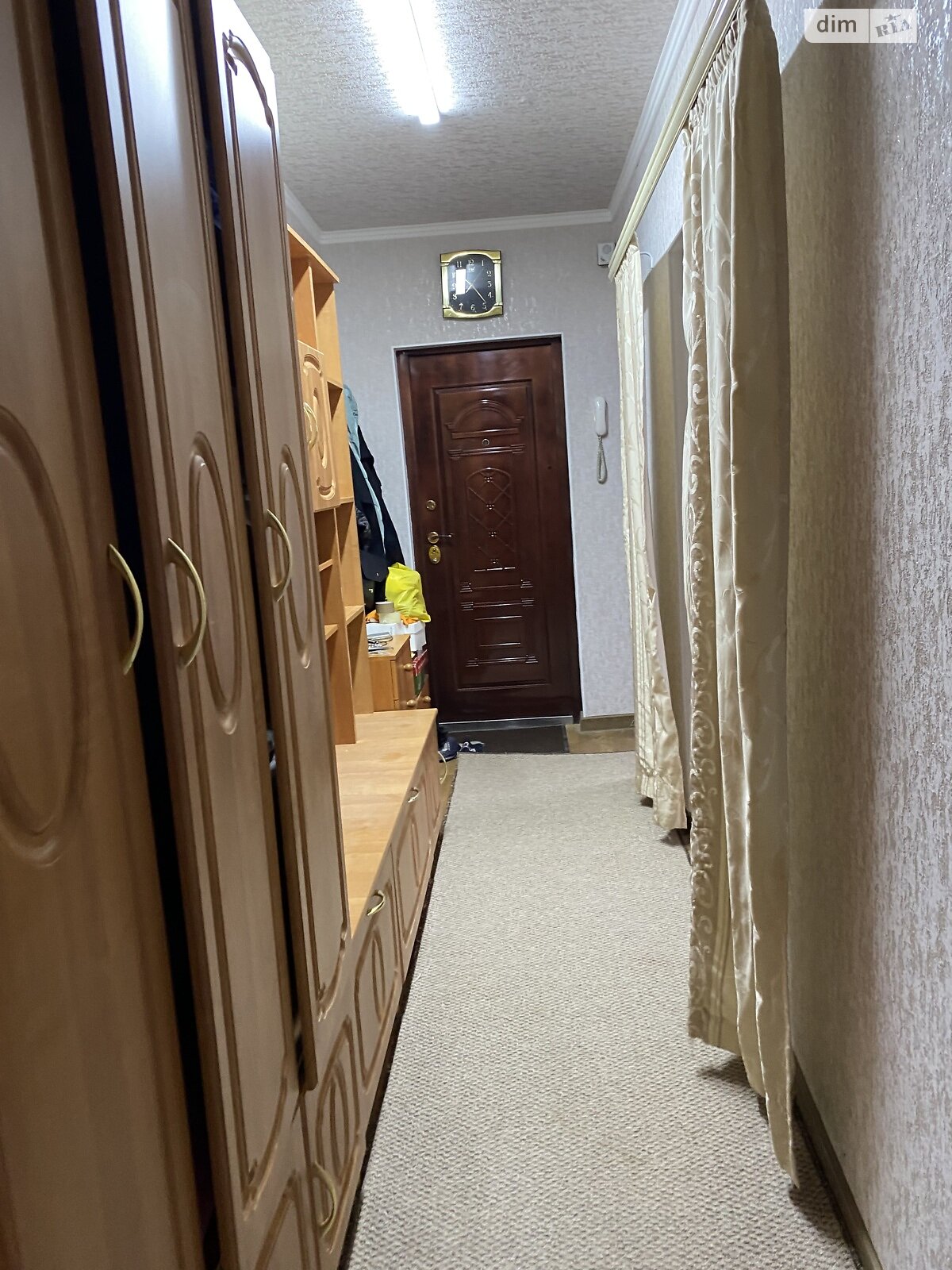 трехкомнатная квартира с мебелью в Славянске, район Артёма, на пер. Виноградный 3 в аренду на долгий срок помесячно фото 1