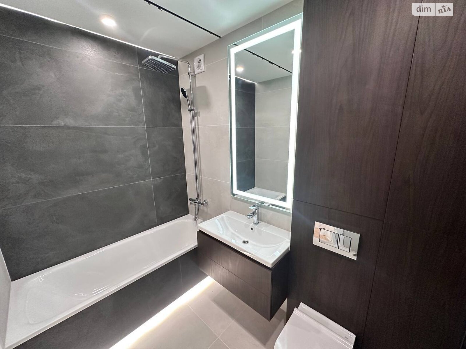 двокімнатна квартира в Слобожанському, на вул. Сімейна 6, кв. 22 в довготривалу оренду помісячно фото 1