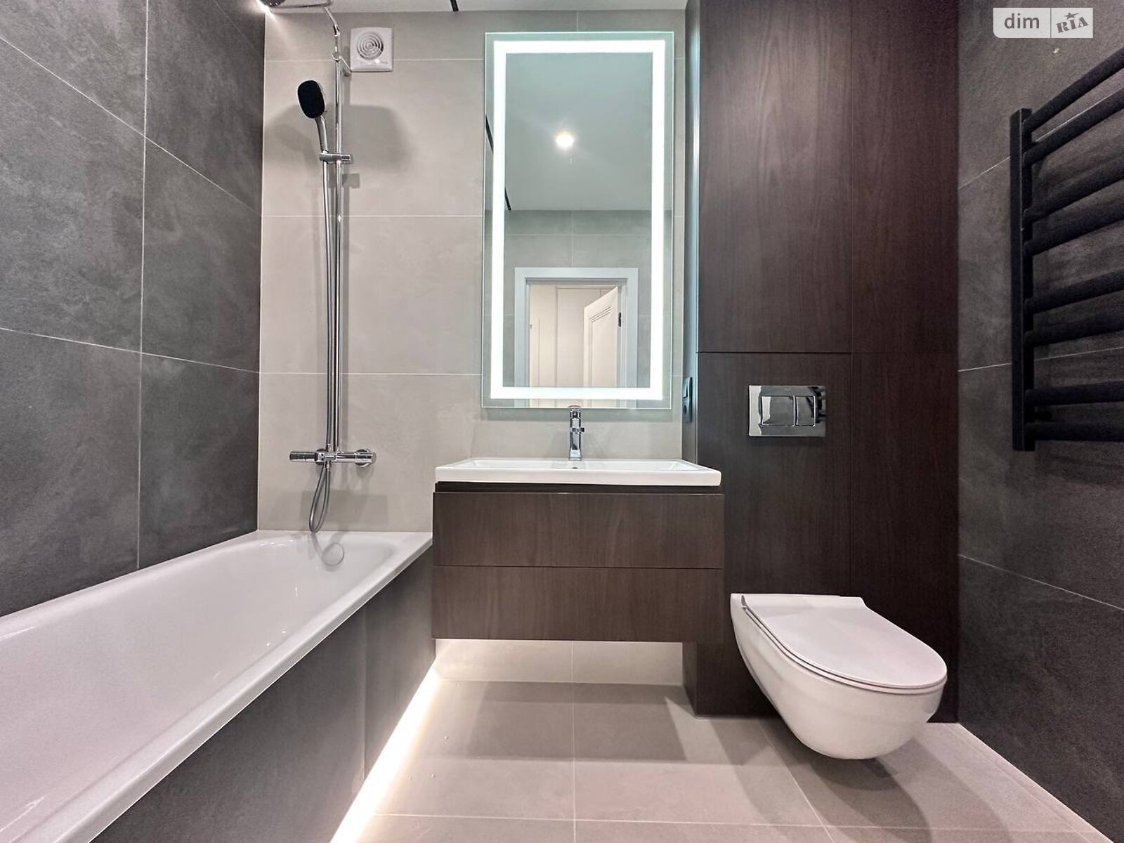 двокімнатна квартира в Слобожанському, на вул. Сімейна 6, кв. 22 в довготривалу оренду помісячно фото 1