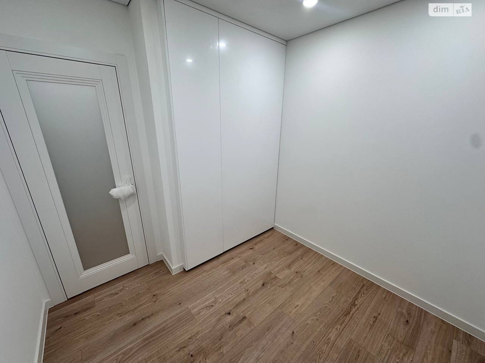 двокімнатна квартира в Слобожанському, на вул. Сімейна 6, кв. 22 в довготривалу оренду помісячно фото 1