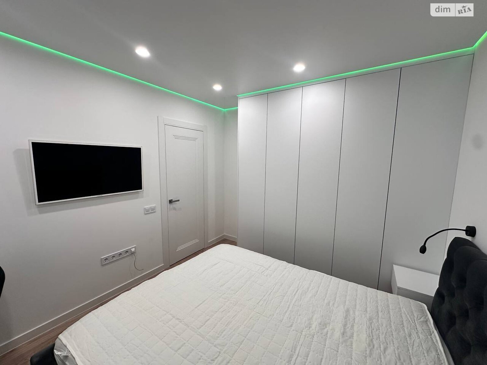 двокімнатна квартира в Слобожанському, на вул. Сімейна 6, кв. 22 в довготривалу оренду помісячно фото 1