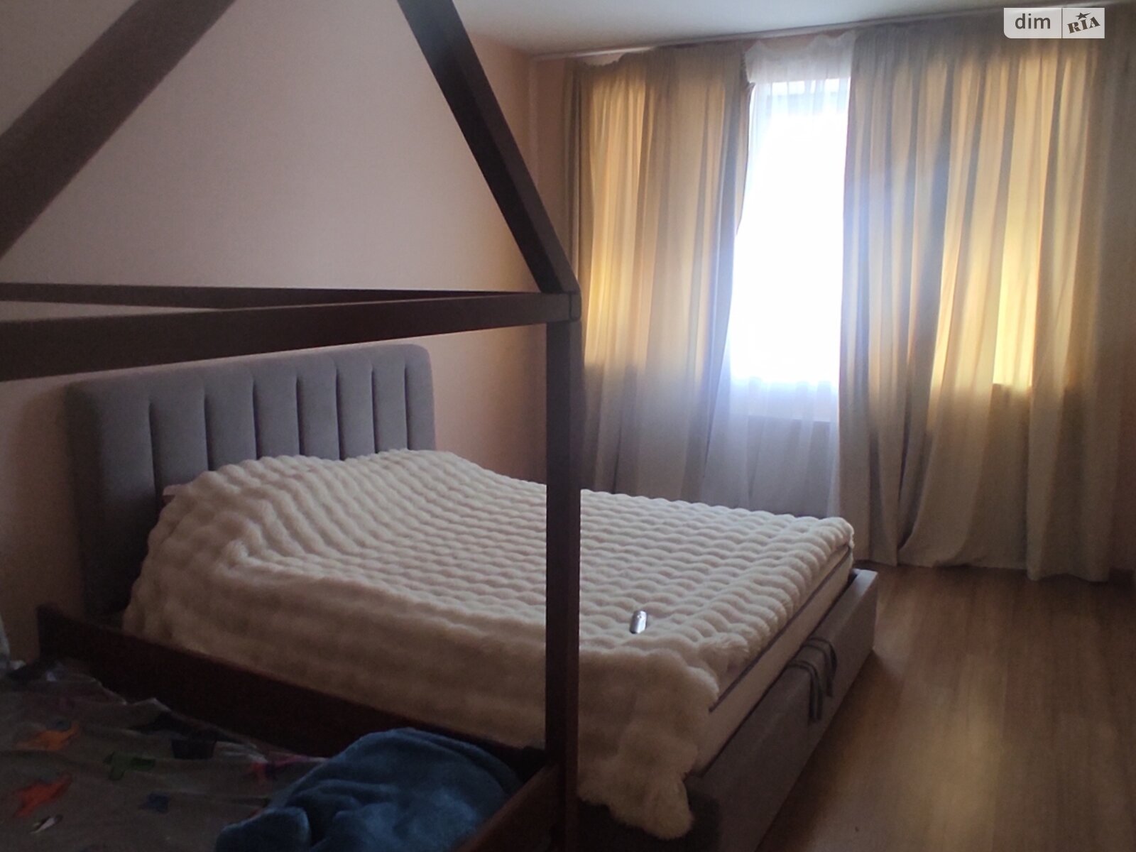 трехкомнатная квартира в Слобожанском, на ул. Спортивная 2, кв. 133 в аренду на долгий срок помесячно фото 1 трехкомнатная квартира в Слобожанском, на ул. Спортивная 2, кв. 133 в аренду на долгий срок помесячно фото 1