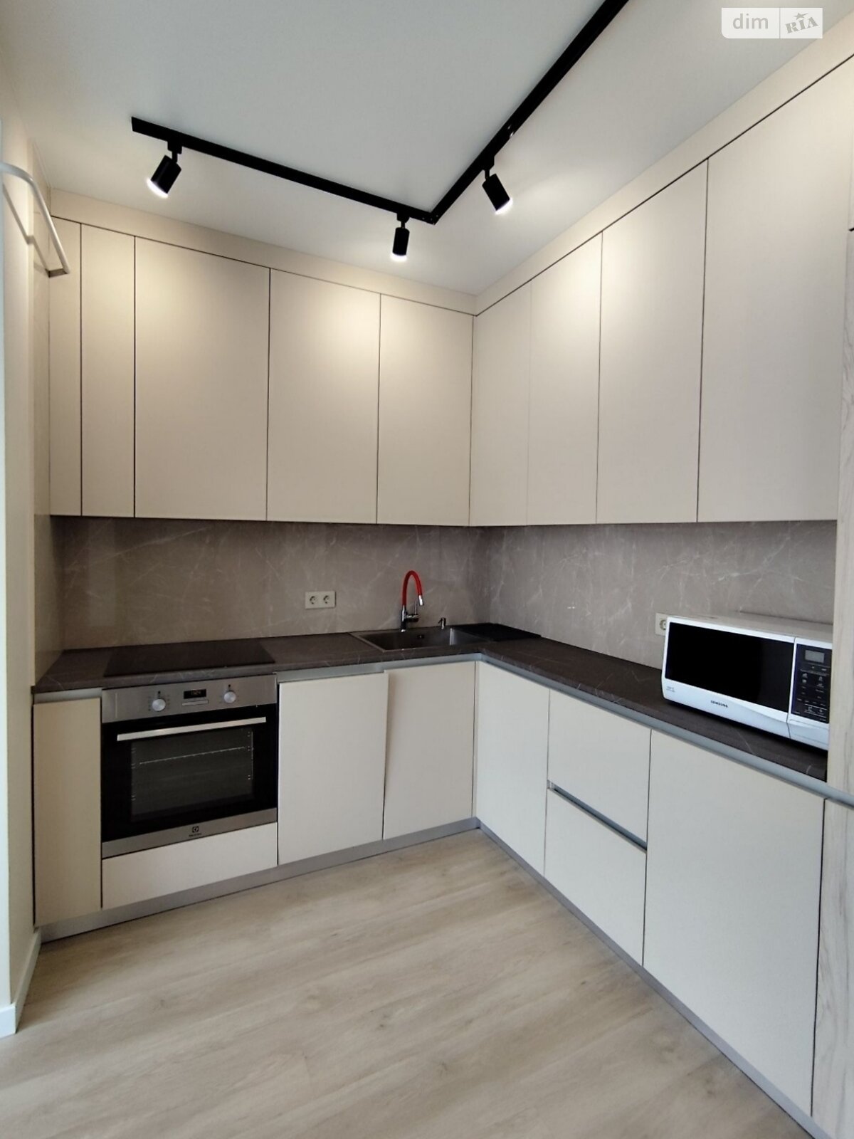 однокімнатна квартира в Софіївській Борщагівці, на просп. Мартинова 28 в довготривалу оренду помісячно фото 1