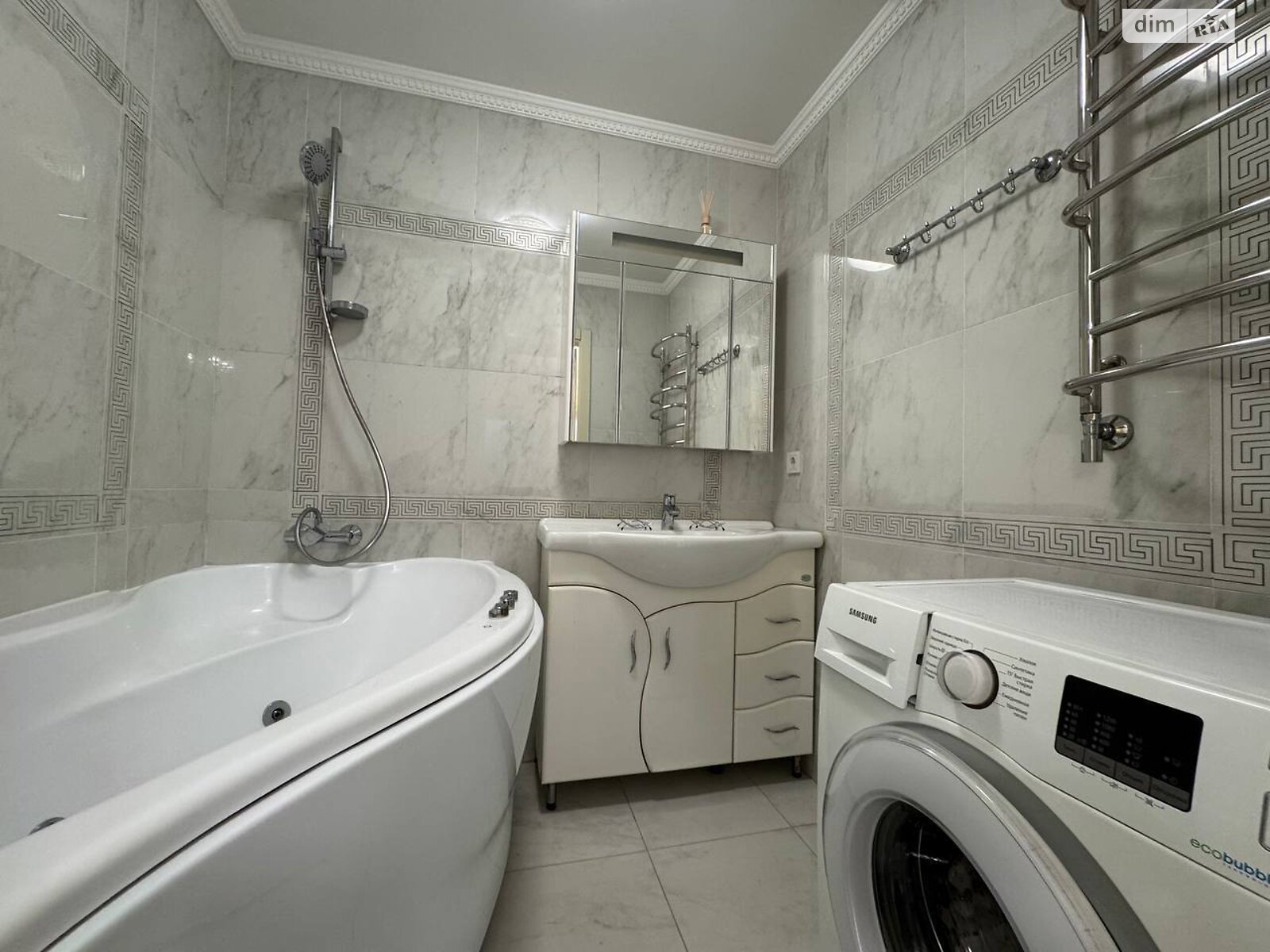 двухкомнатная квартира в Софиевской Борщаговке, на ул. Мира в аренду на долгий срок помесячно фото 1 двухкомнатная квартира в Софиевской Борщаговке, на ул. Мира в аренду на долгий срок помесячно фото 1