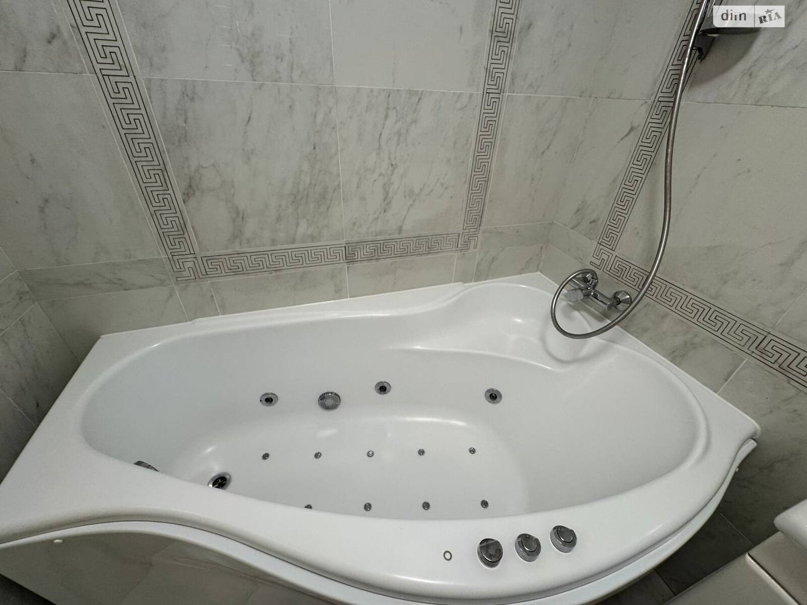 двухкомнатная квартира в Софиевской Борщаговке, на ул. Мира в аренду на долгий срок помесячно фото 1 двухкомнатная квартира в Софиевской Борщаговке, на ул. Мира в аренду на долгий срок помесячно фото 1