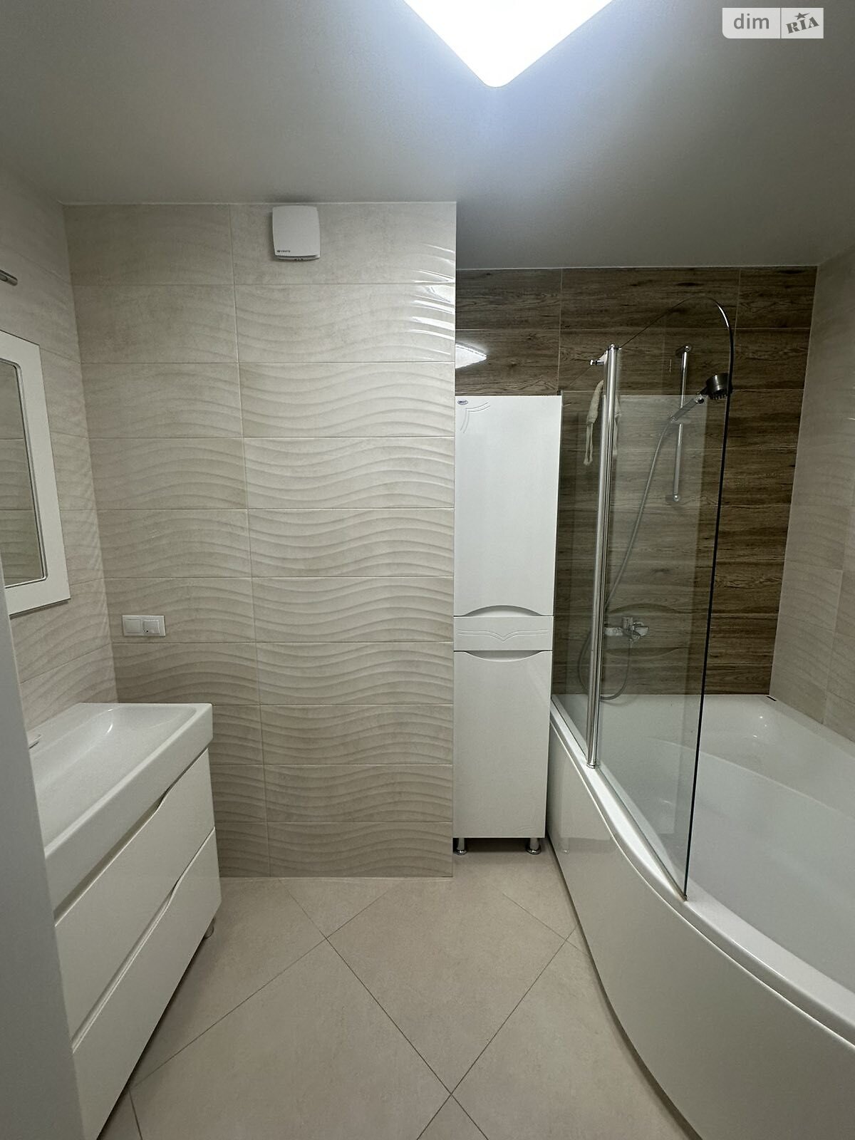 однокімнатна квартира в Солотвині, на вул. Кірова в довготривалу оренду помісячно фото 1