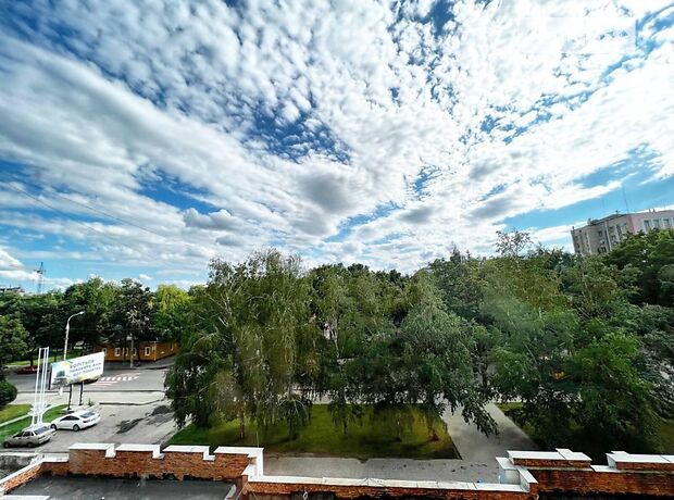 трикімнатна квартира з меблями в Сумах, район Центр, на вул. Іллінська в довготривалу оренду помісячно фото 1 трикімнатна квартира з меблями в Сумах, район Центр, на вул. Іллінська в довготривалу оренду помісячно фото 1