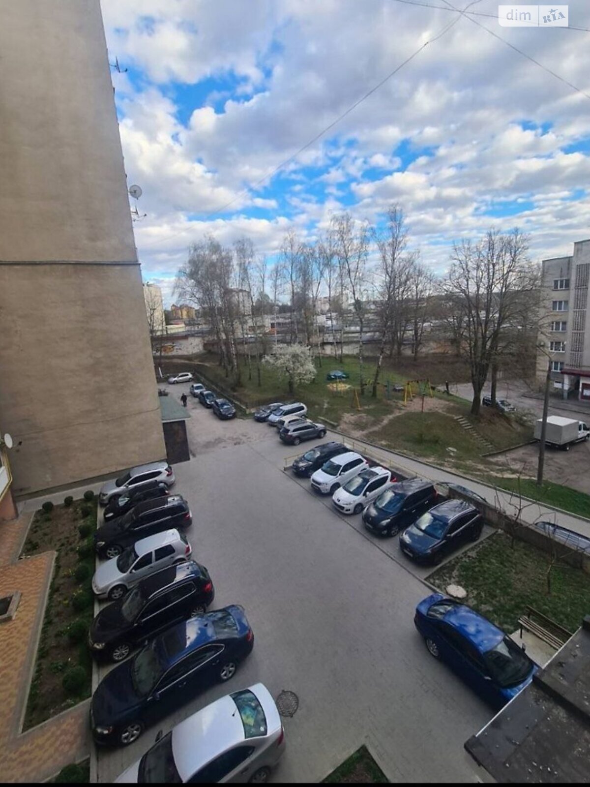 трехкомнатная квартира в Тернополе, на ул. А. Манастирського в аренду на долгий срок помесячно фото 1