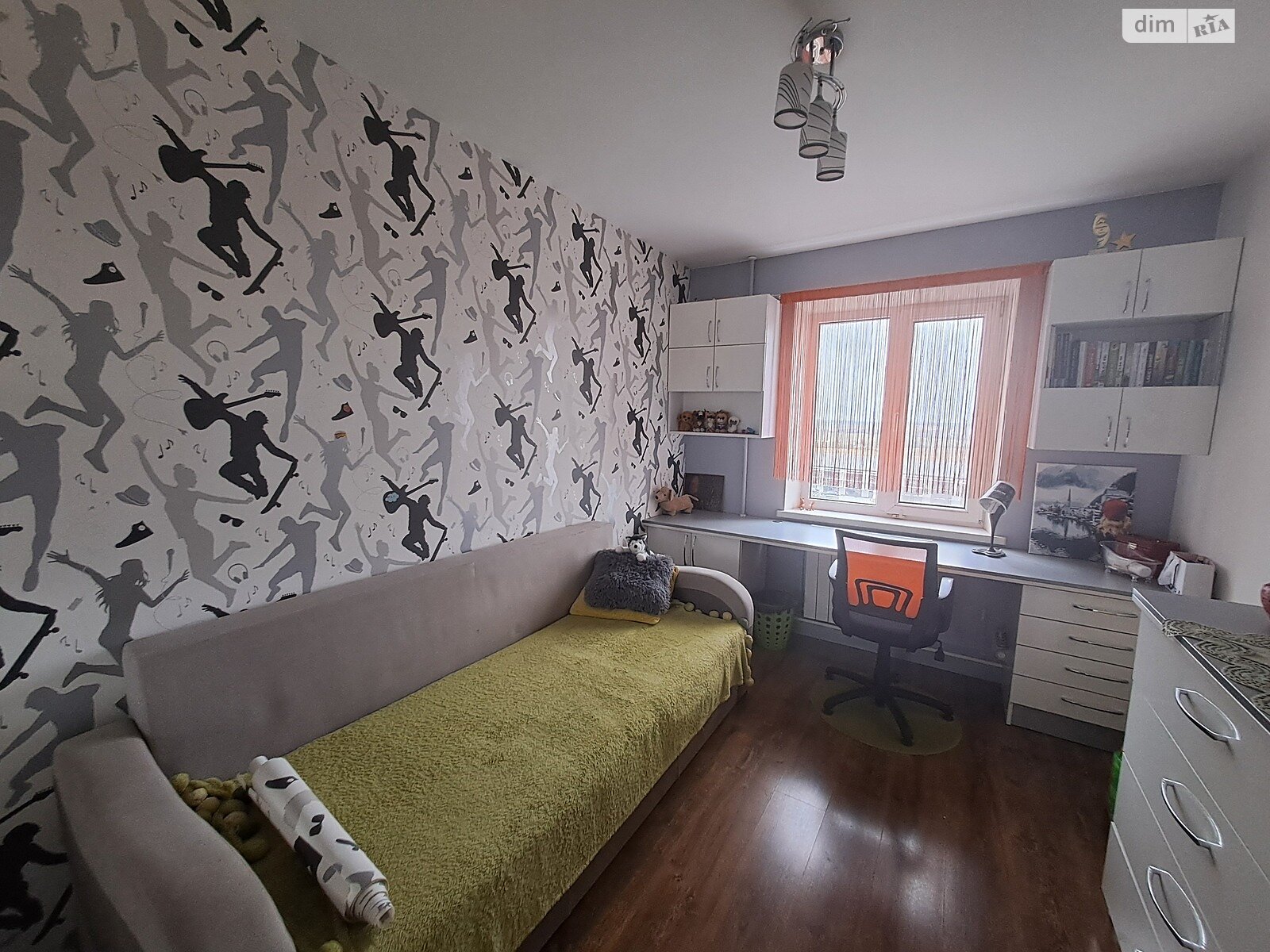 трехкомнатная квартира в Тернополе, район Аляска, на ул. Симоненко Василия 6 в аренду на долгий срок помесячно фото 1