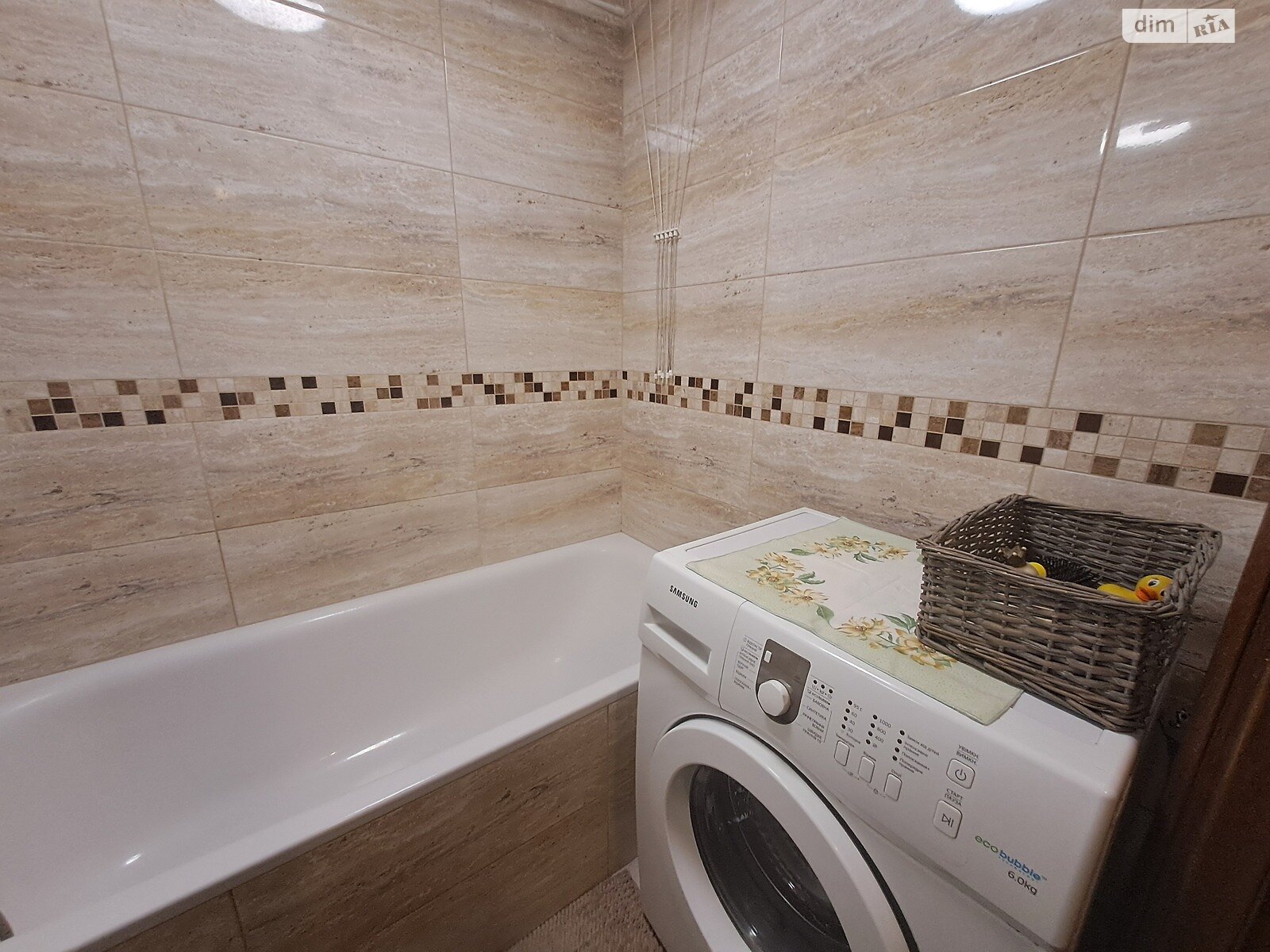 трехкомнатная квартира в Тернополе, район Аляска, на ул. Симоненко Василия 6 в аренду на долгий срок помесячно фото 1