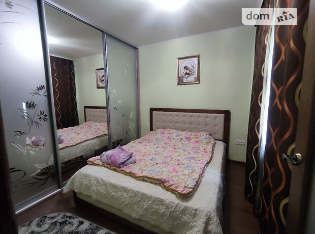 трехкомнатная квартира с мебелью в Тернополе, район Бам, на ул. Патриарха Любомира Гузара в аренду на долгий срок помесячно фото 1