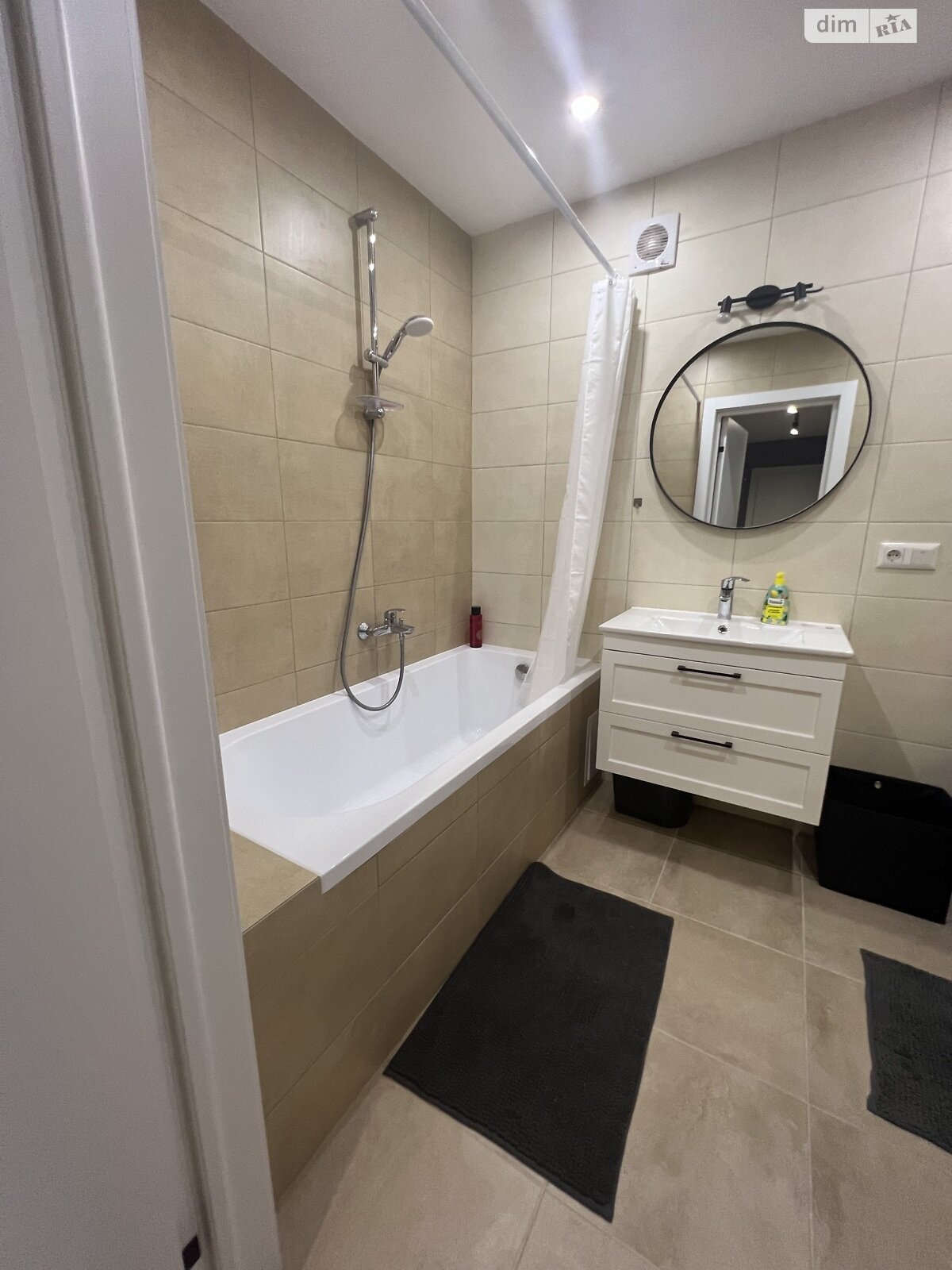 двухкомнатная квартира в Тернополе, район Бам, на ул. Галицкая в аренду на долгий срок помесячно фото 1 двухкомнатная квартира в Тернополе, район Бам, на ул. Галицкая в аренду на долгий срок помесячно фото 1