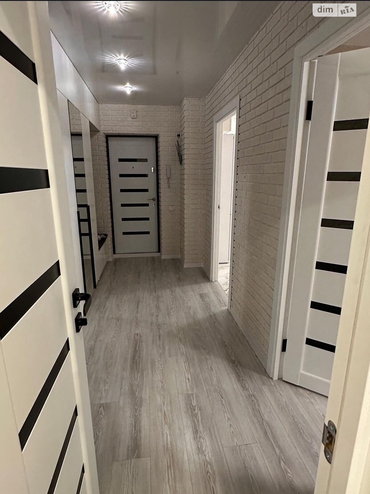 двухкомнатная квартира в Тернополе, район Бам, на пер. Генерала Мирона Тарнавского в аренду на долгий срок помесячно фото 1 двухкомнатная квартира в Тернополе, район Бам, на пер. Генерала Мирона Тарнавского в аренду на долгий срок помесячно фото 1