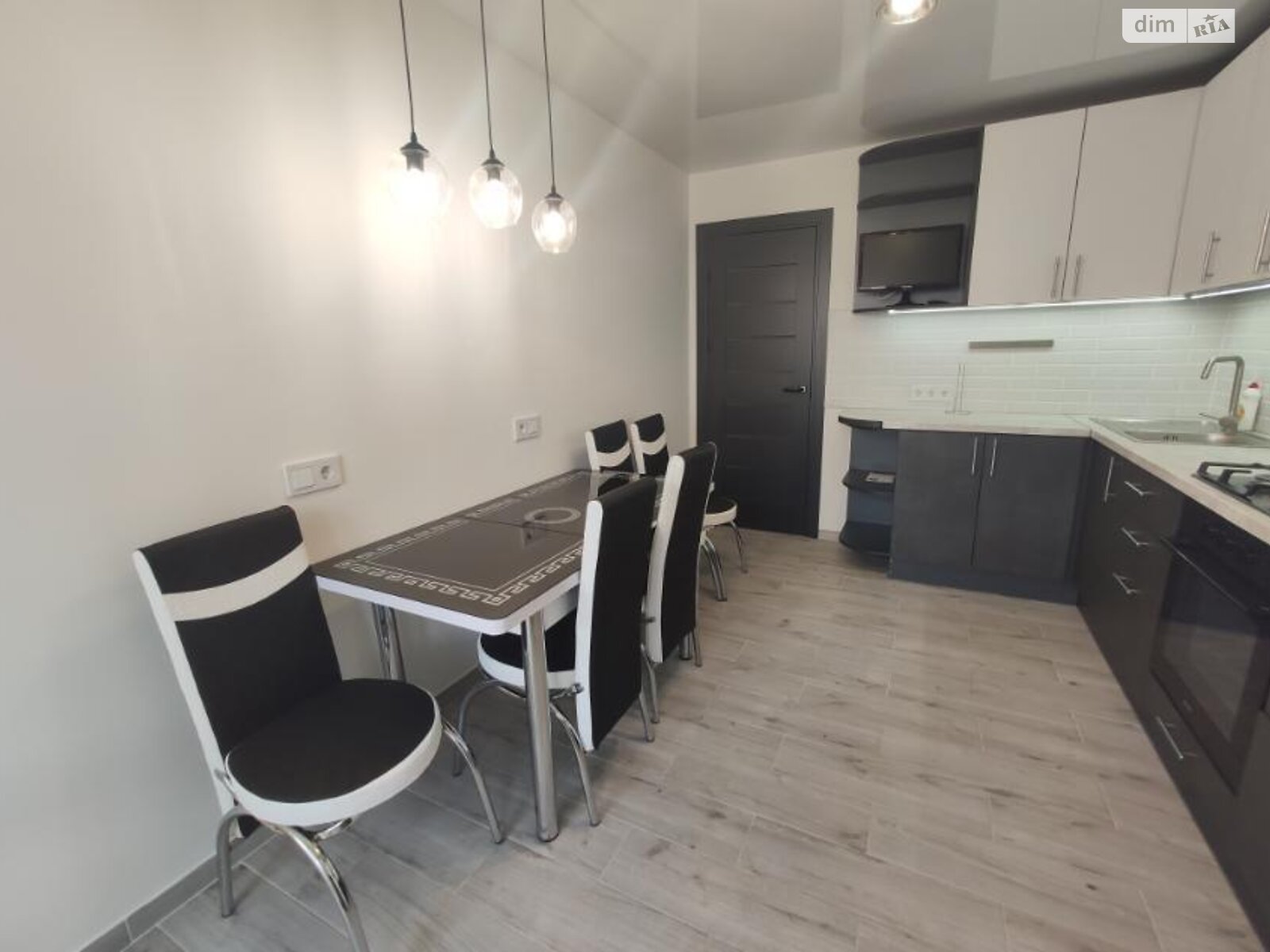 двокімнатна квартира в Тернополі, район Бам, на вул. Генерала Мирона Тарнавського в довготривалу оренду помісячно фото 1 двокімнатна квартира в Тернополі, район Бам, на вул. Генерала Мирона Тарнавського в довготривалу оренду помісячно фото 1