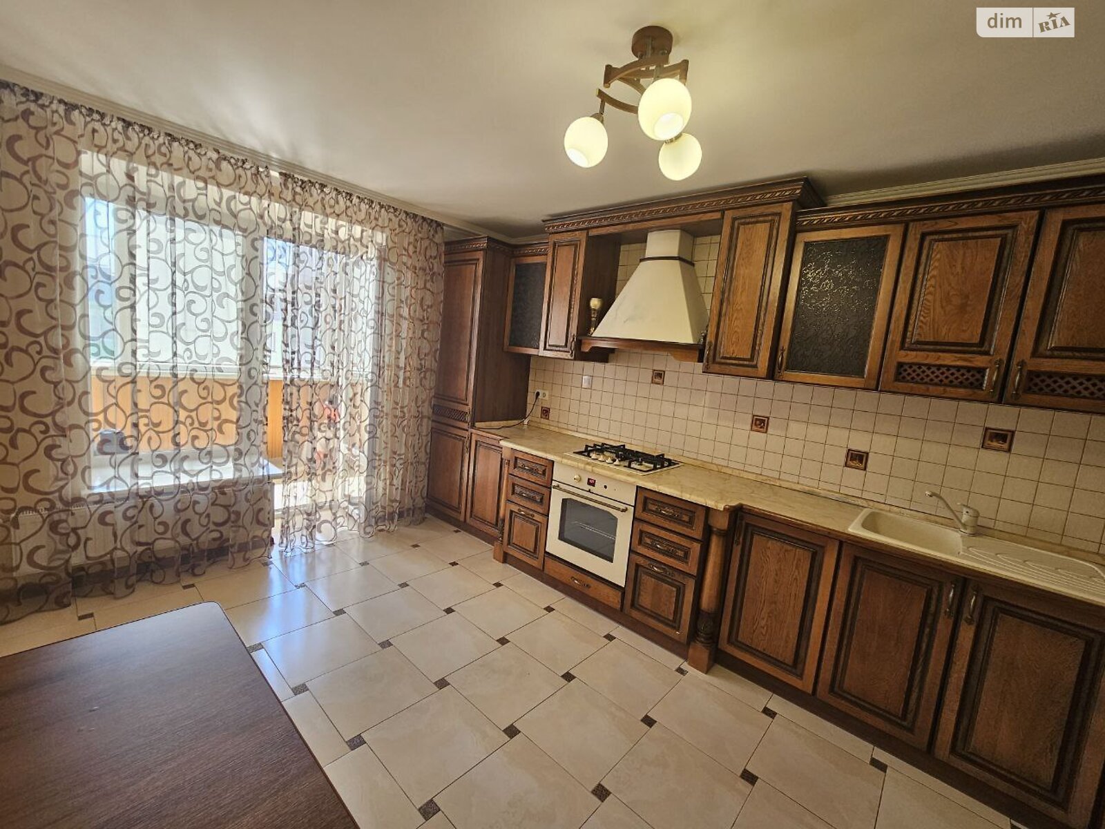 трикімнатна квартира в Тернополі, район Бам, на вул. Генерала Мирона Тарнавського в довготривалу оренду помісячно фото 1