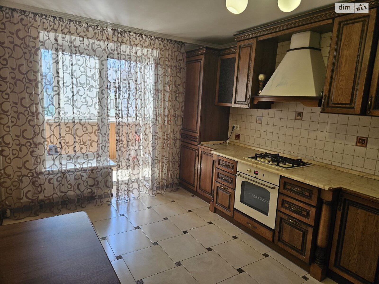 трикімнатна квартира в Тернополі, район Бам, на вул. Генерала Мирона Тарнавського в довготривалу оренду помісячно фото 1