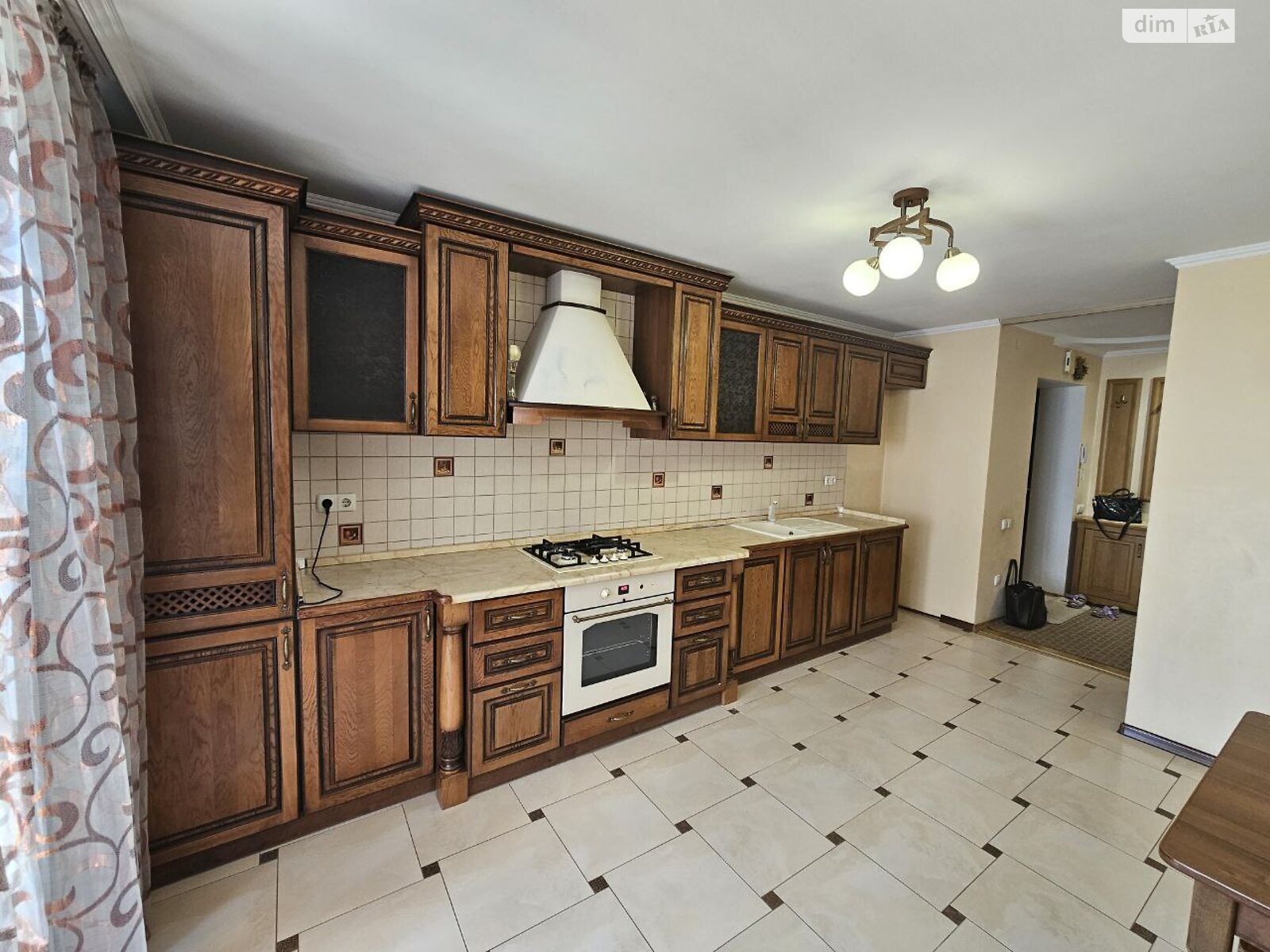 трикімнатна квартира в Тернополі, район Бам, на вул. Генерала Мирона Тарнавського в довготривалу оренду помісячно фото 1