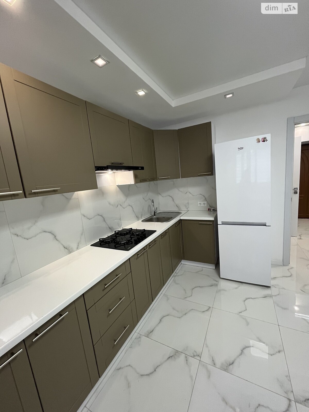 однокімнатна квартира в Тернополі, район Бам, на вул. Генерала Мирона Тарнавського 30 в довготривалу оренду помісячно фото 1 однокімнатна квартира в Тернополі, район Бам, на вул. Генерала Мирона Тарнавського 30 в довготривалу оренду помісячно фото 1